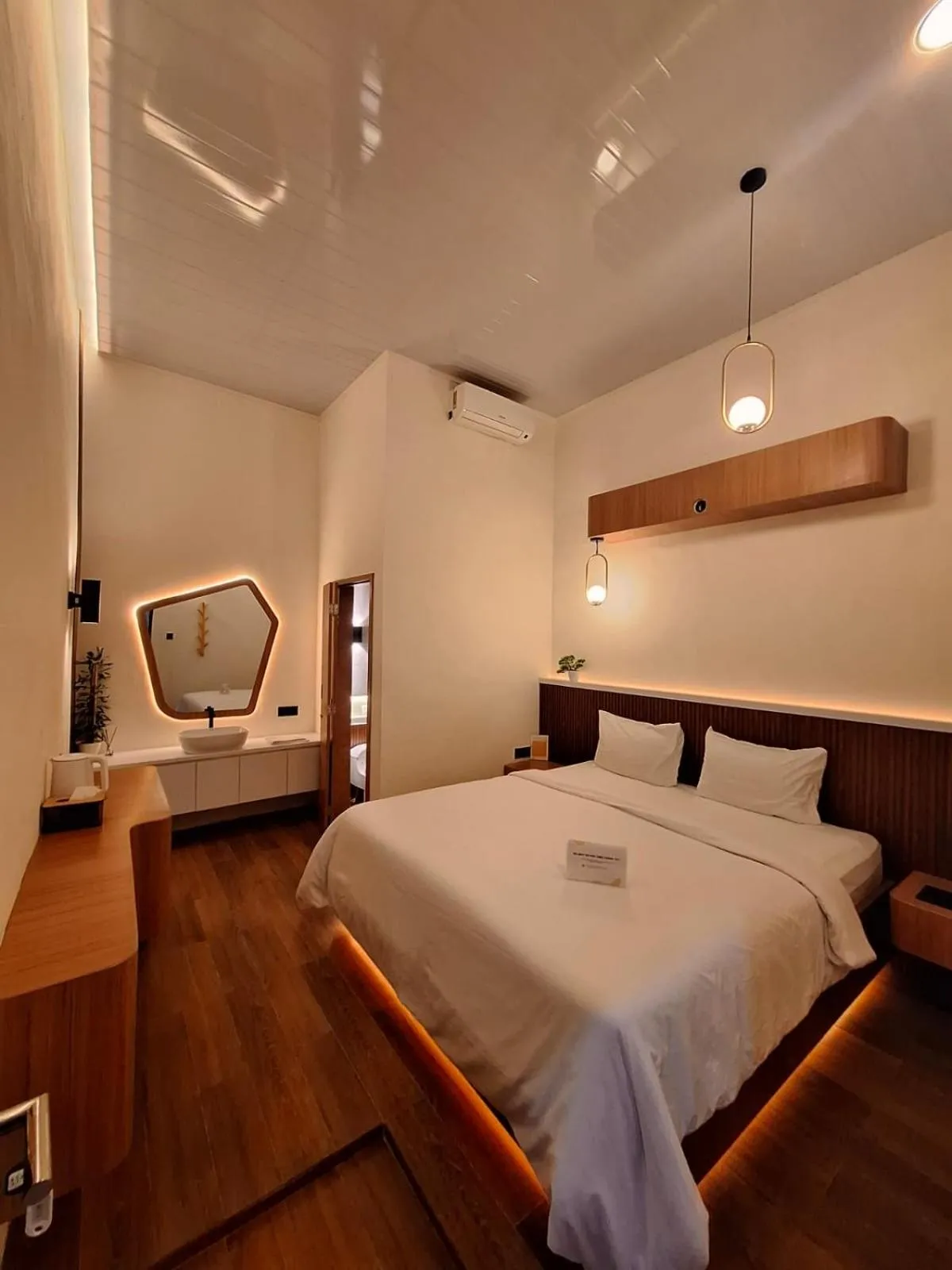 Photo of the whole room, Bed in Pondok Wisata Istana XI