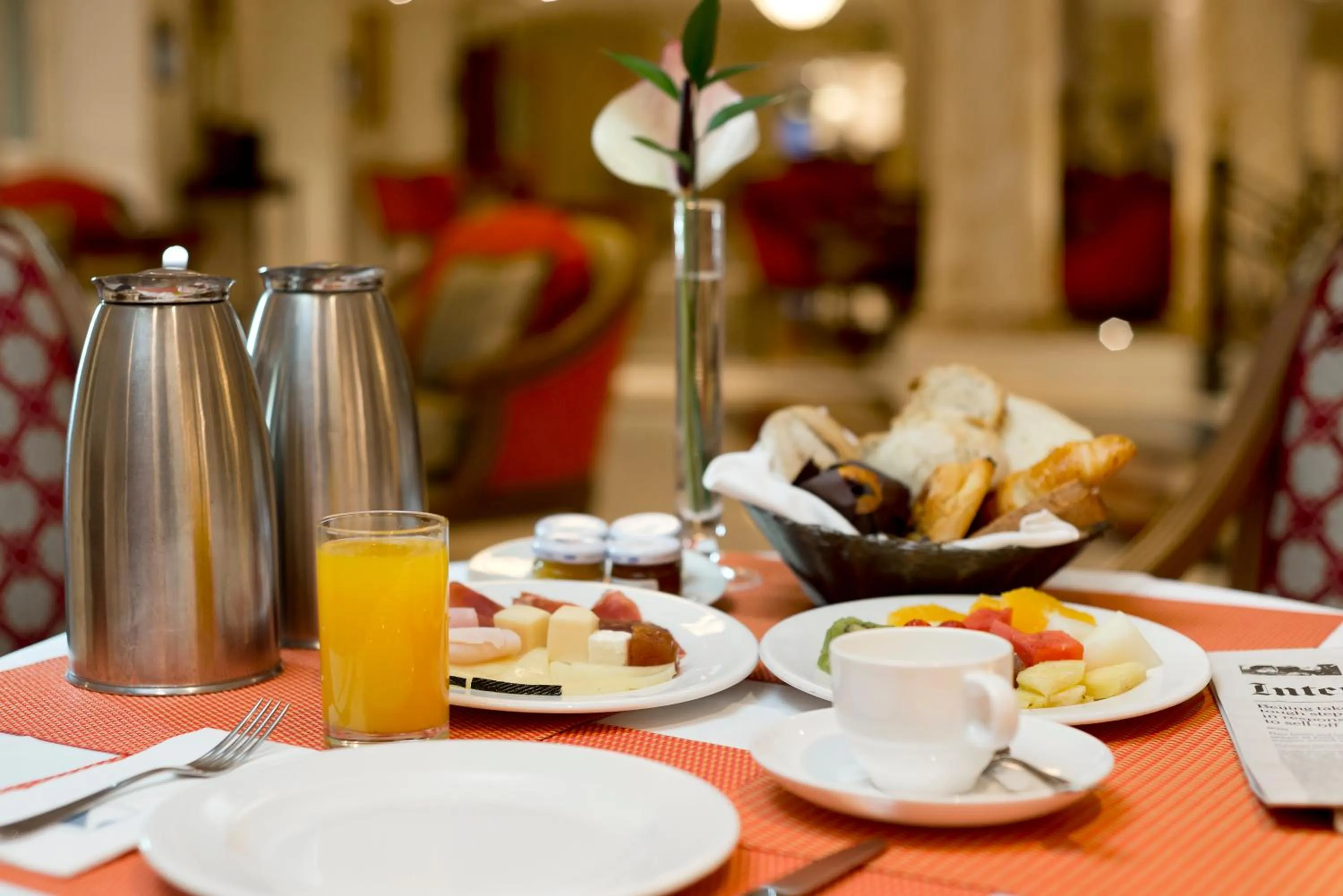 Coffee/tea facilities in Eurostars Palacio Buenavista