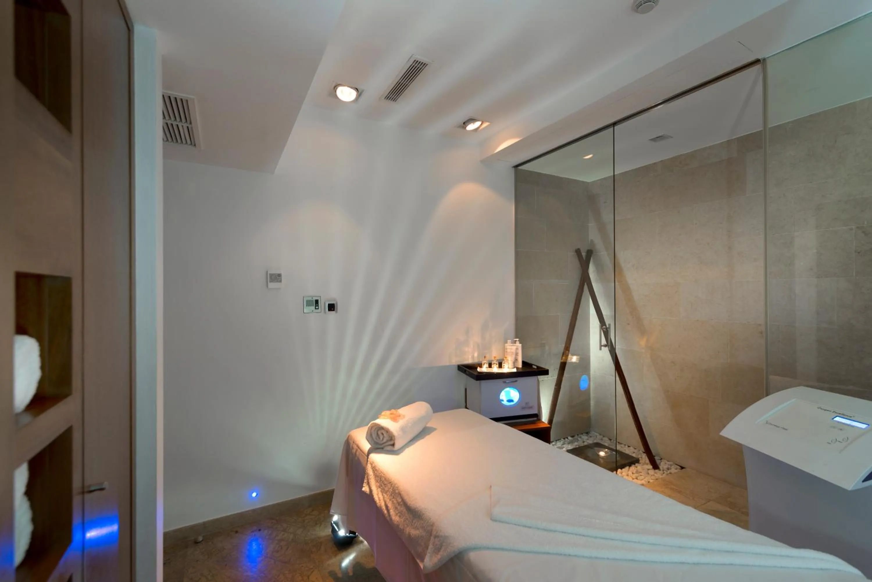 Massage, Bed in Eurostars Palacio Buenavista