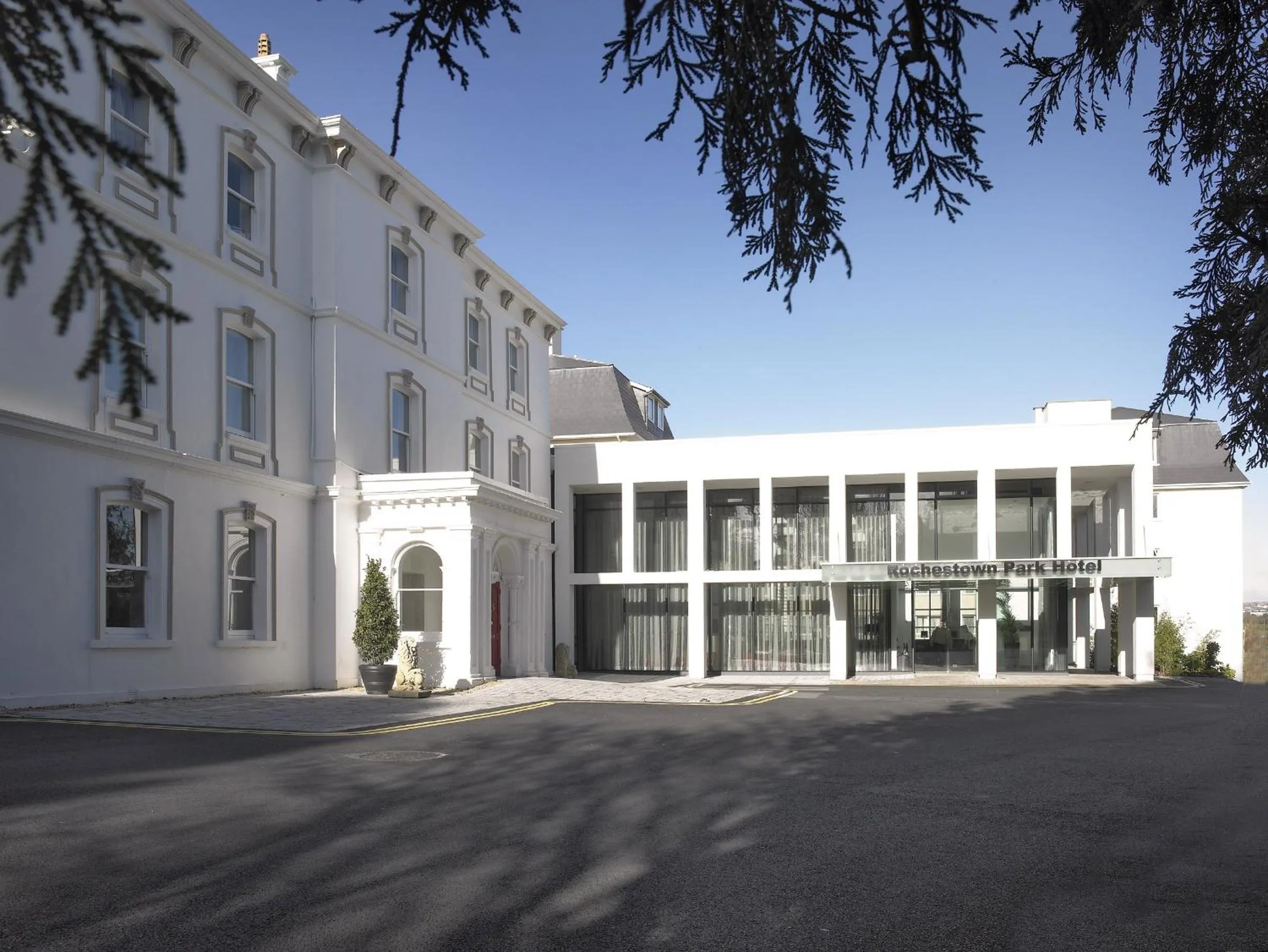 Facade/entrance in Rochestown Park Hotel & Leisure Centre