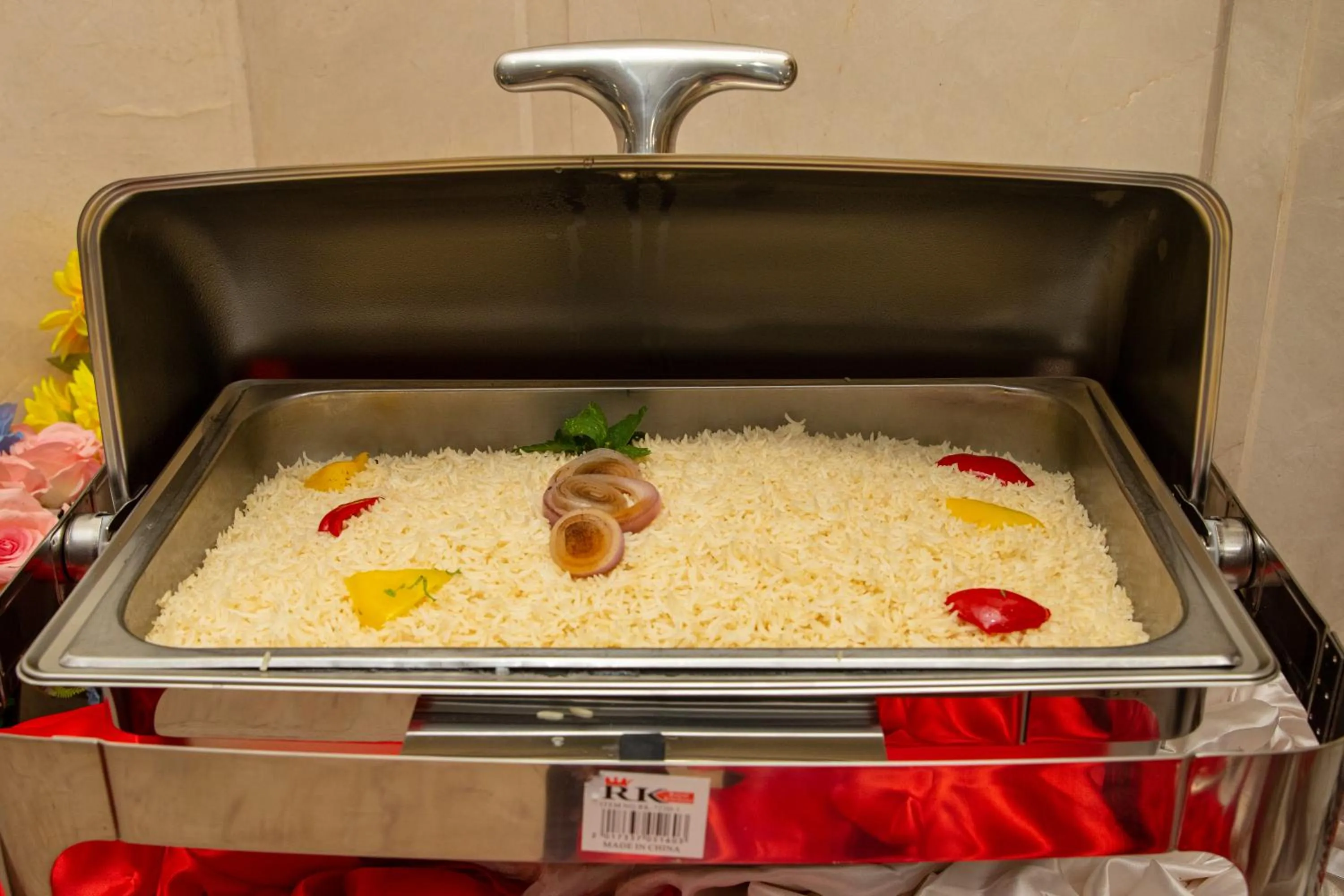 Restaurant/places to eat in Maysan Al Maqam Hotel