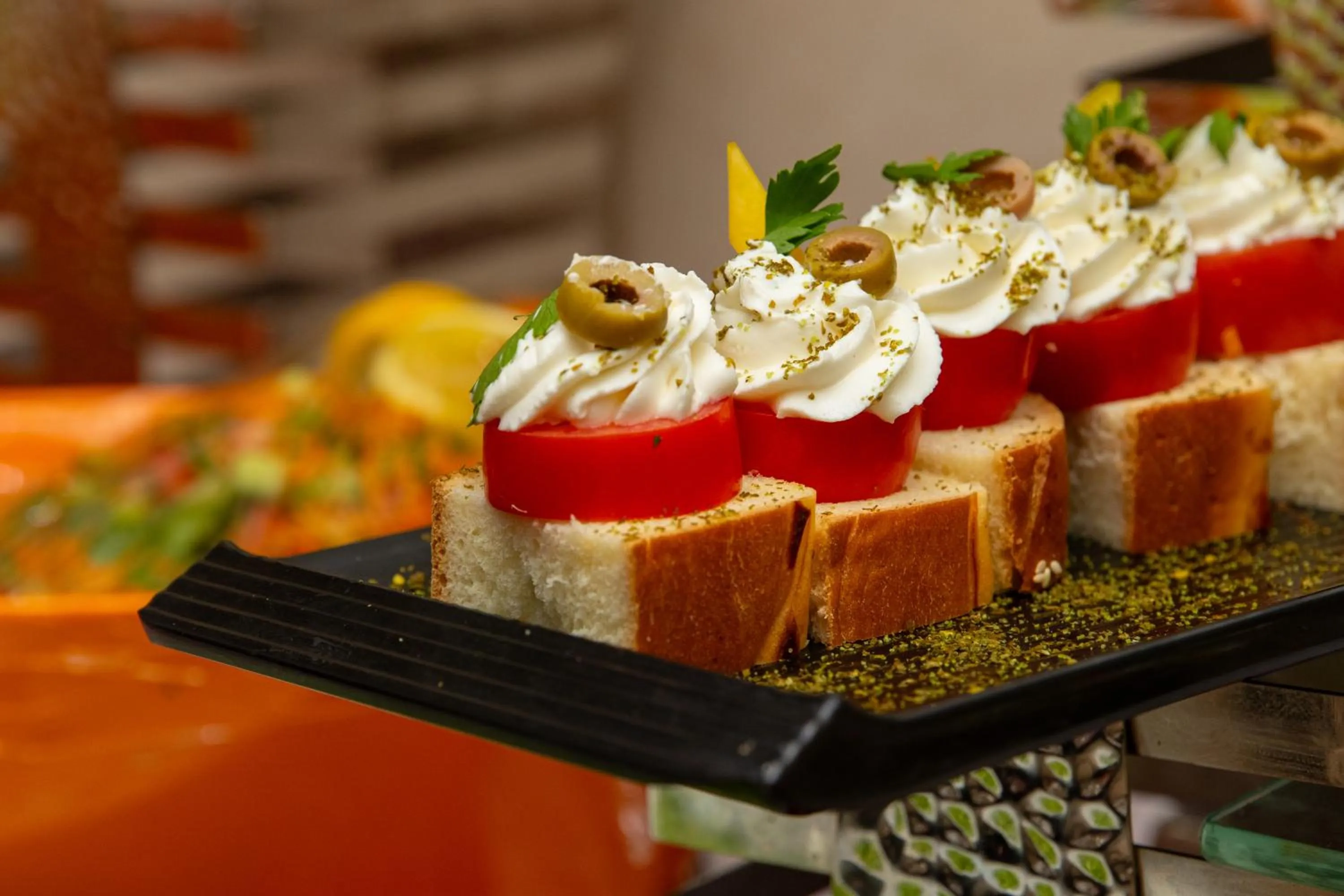 Buffet breakfast in Maysan Al Maqam Hotel