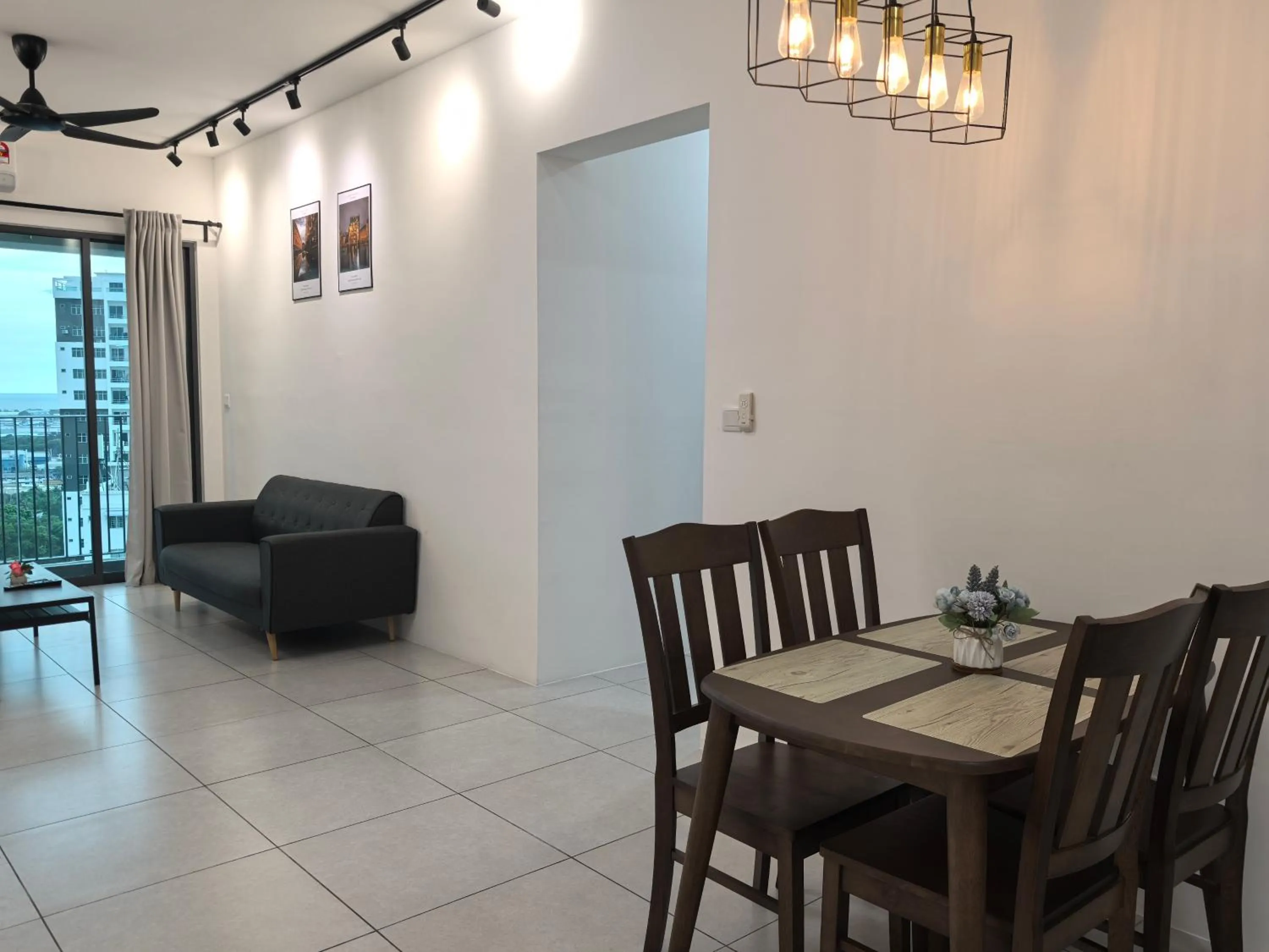 Bahagia Family House in Meritus