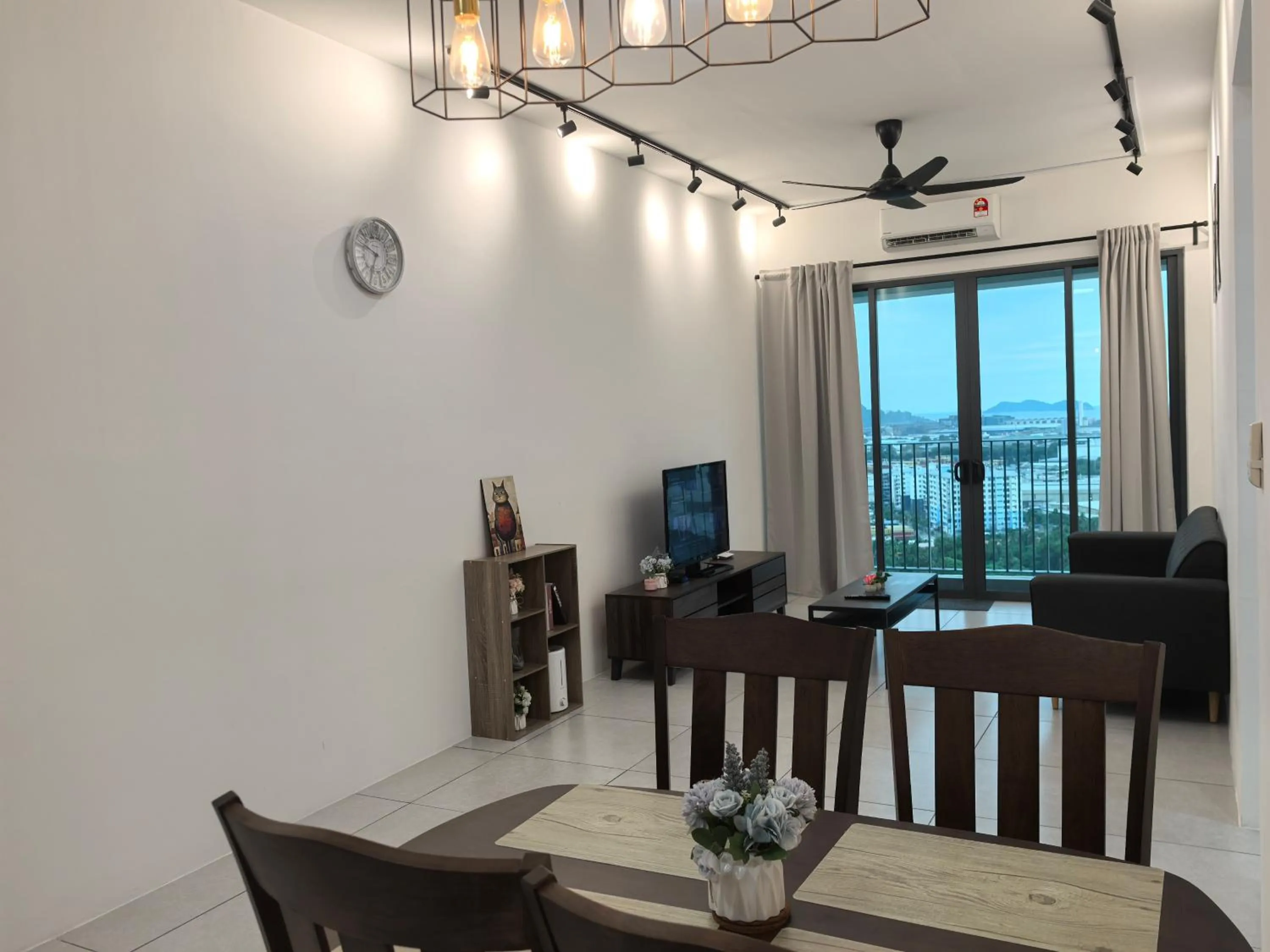 Bahagia Family House in Meritus