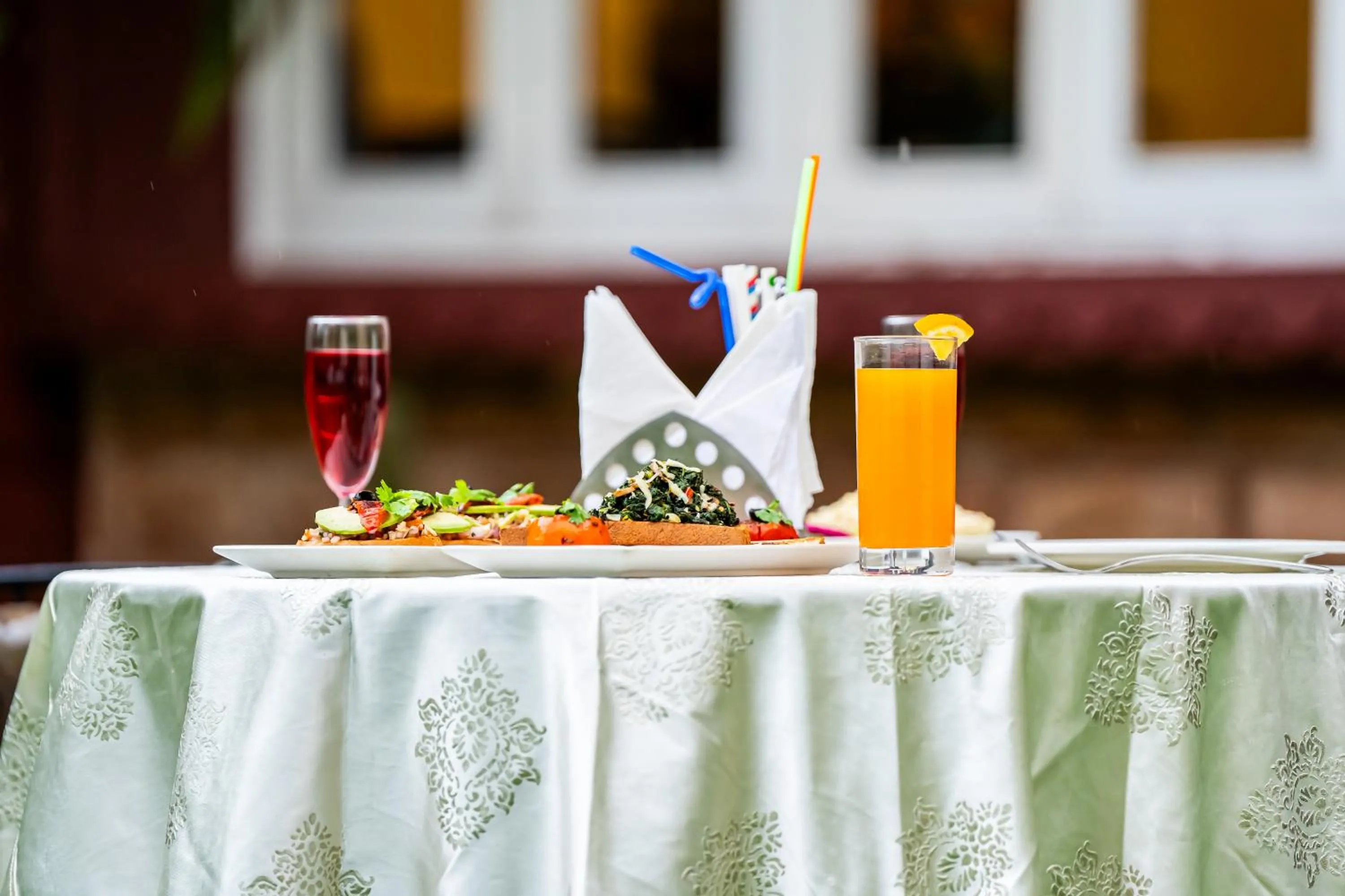 Food and drinks in The Marwar Hotel & Gardens