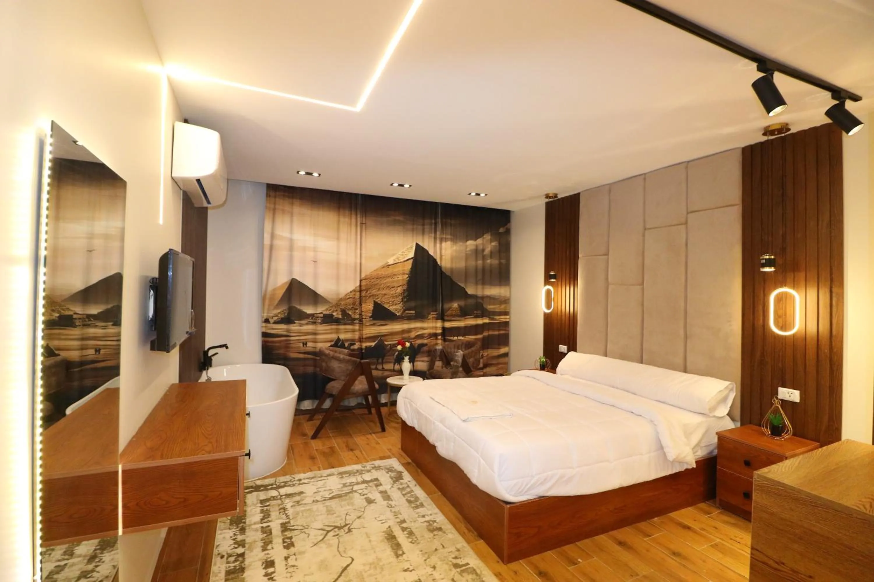 Photo of the whole room, Bed in Pyramids Skyline Hotel Cairo