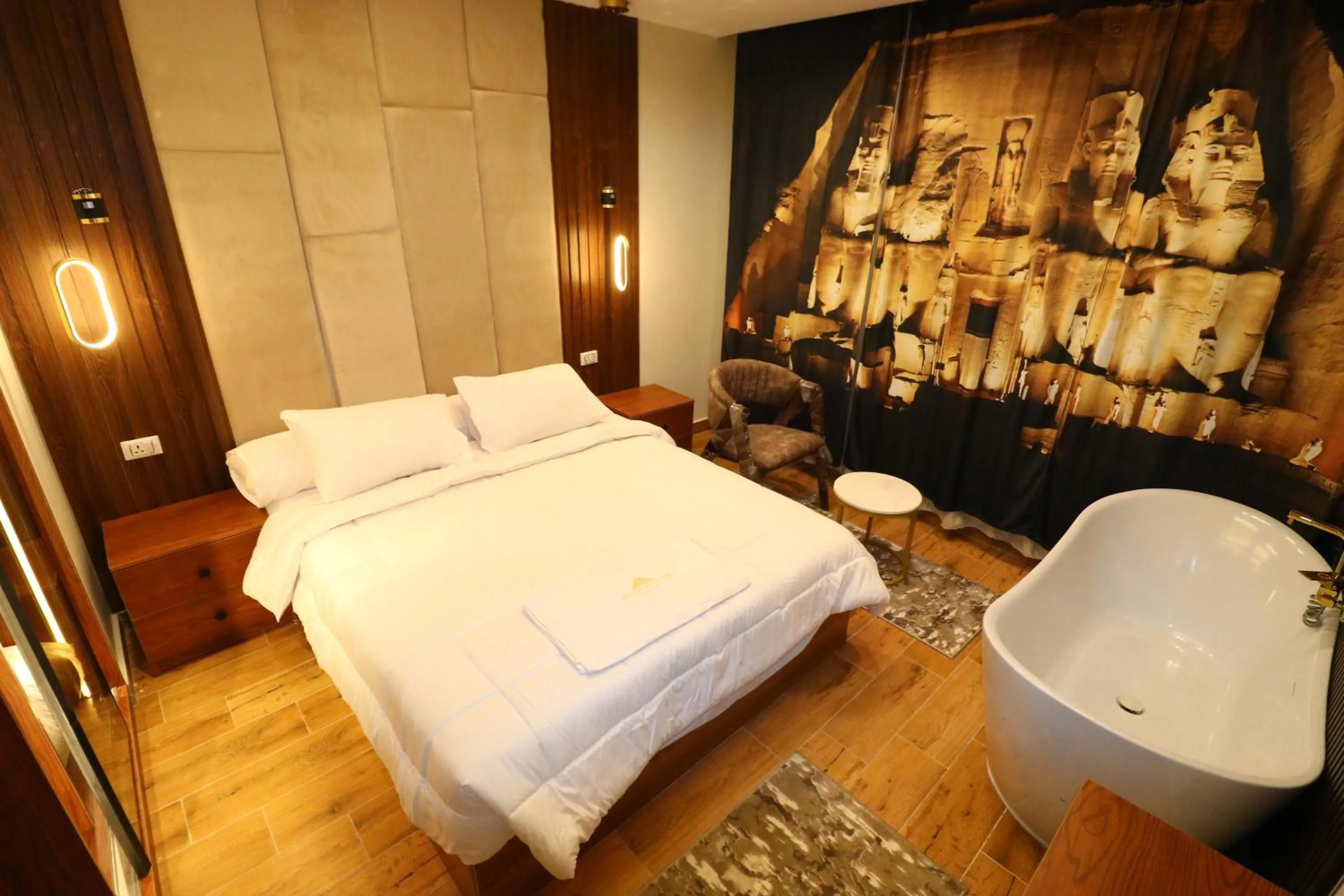 Photo of the whole room, Bed in Pyramids Skyline Hotel Cairo