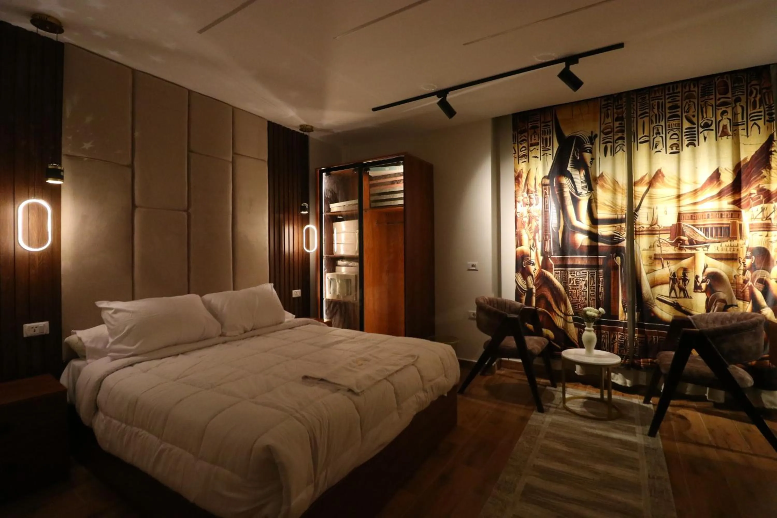 Photo of the whole room, Bed in Pyramids Skyline Hotel Cairo