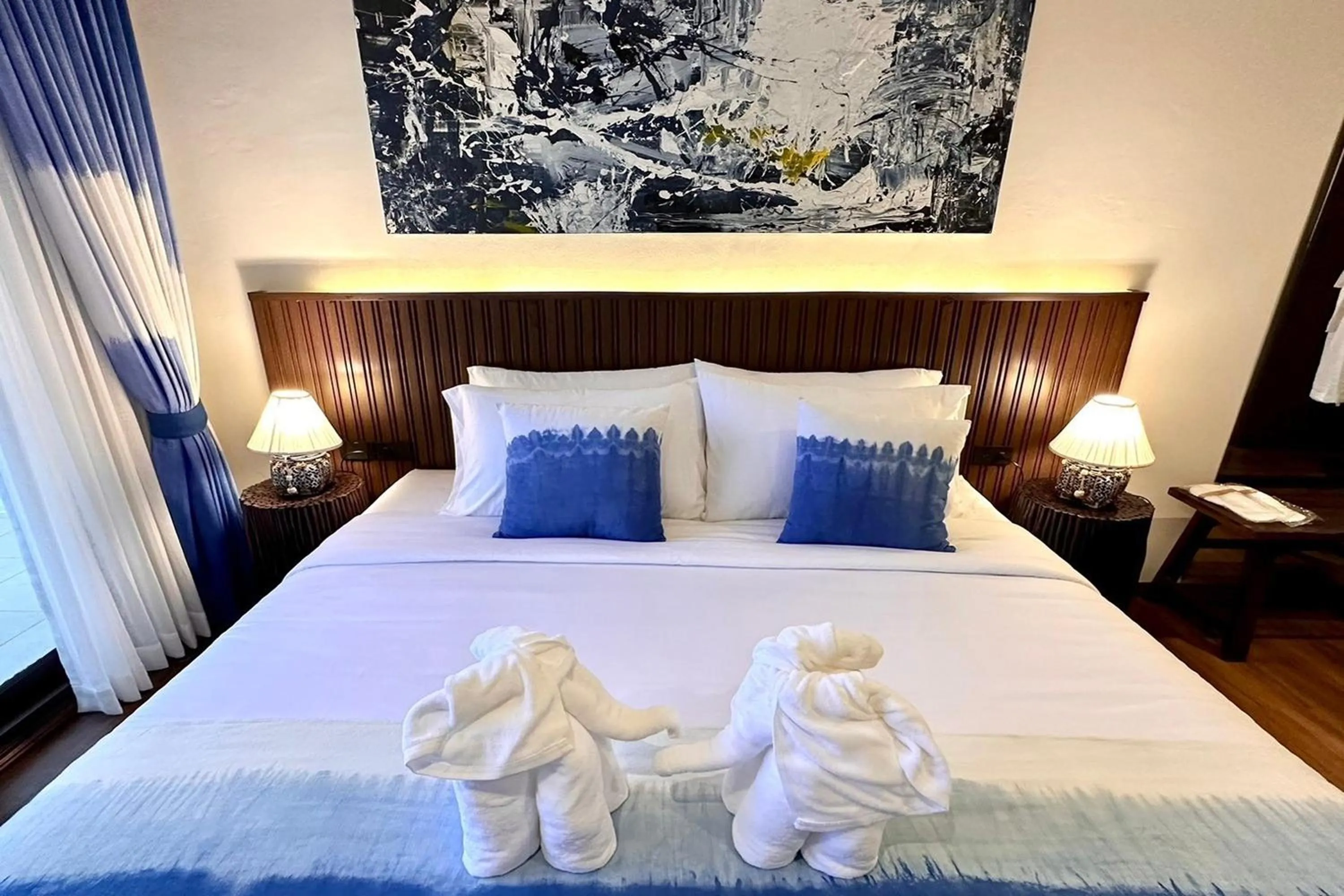 Bed in Nuan Nil Secret Courtyard