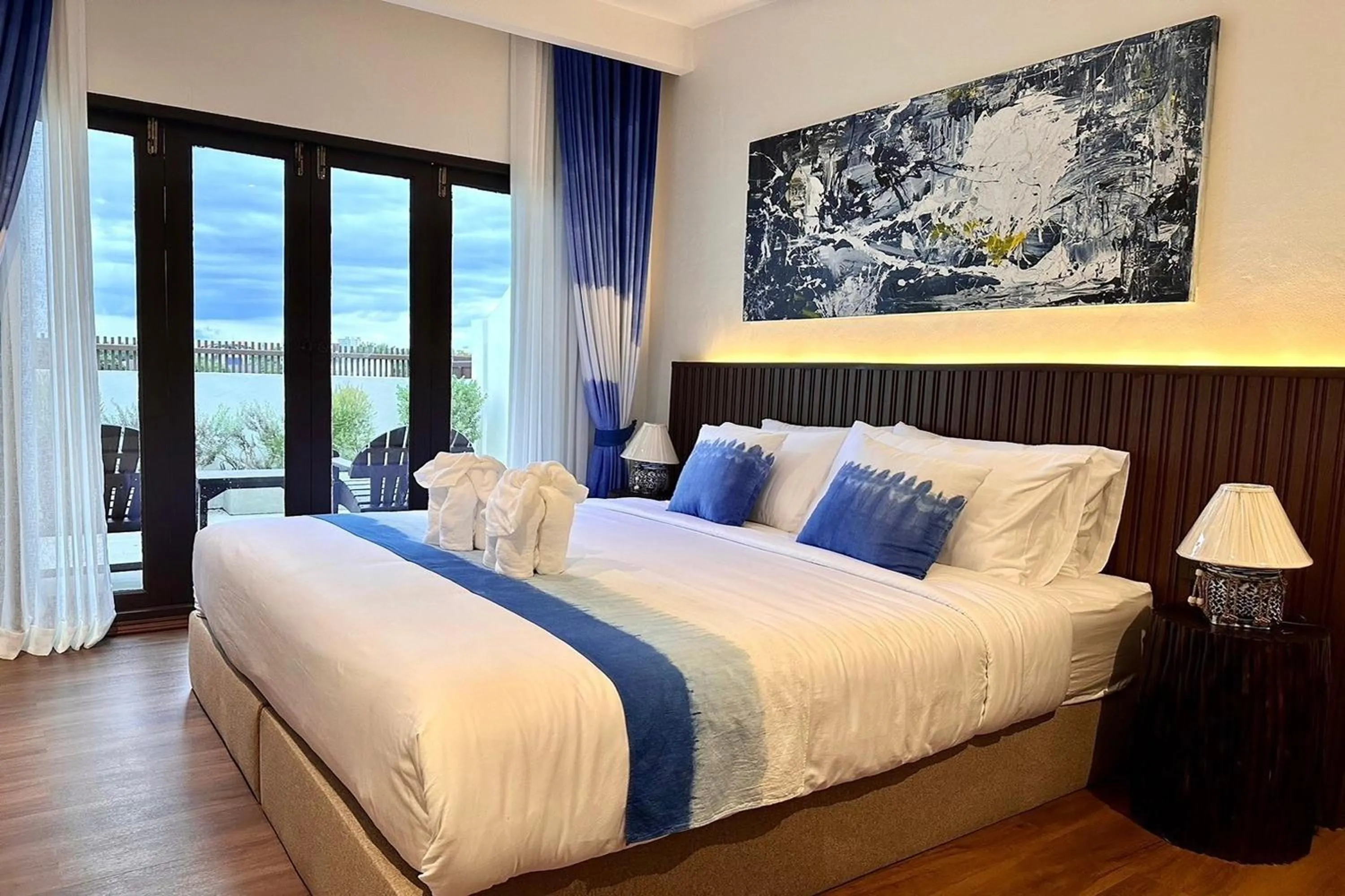 Bed in Nuan Nil Secret Courtyard