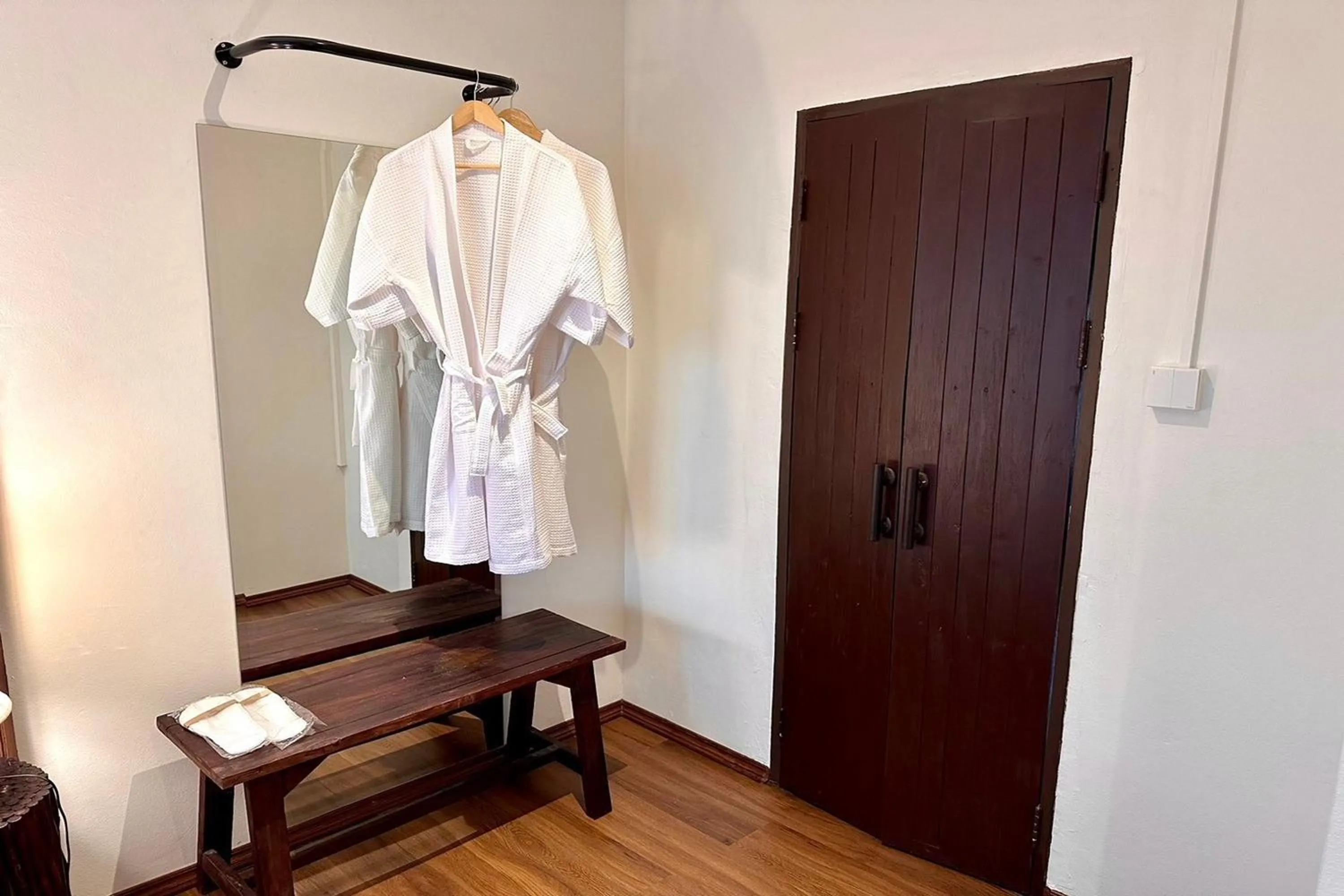 wardrobe in Nuan Nil Secret Courtyard