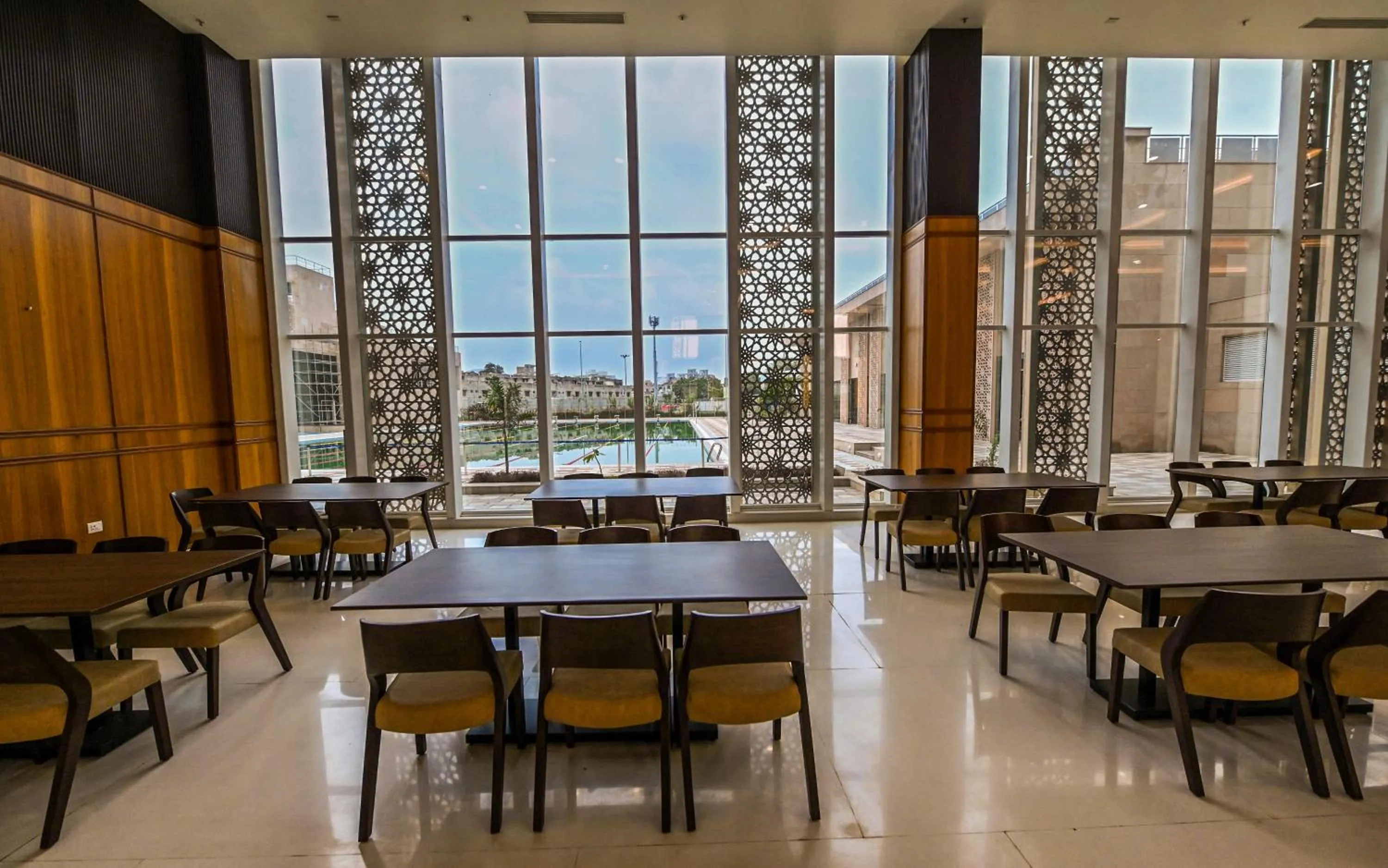 Restaurant/places to eat in Ramada by Wyndham Ahmedabad Narendra Modi Stadium Motera