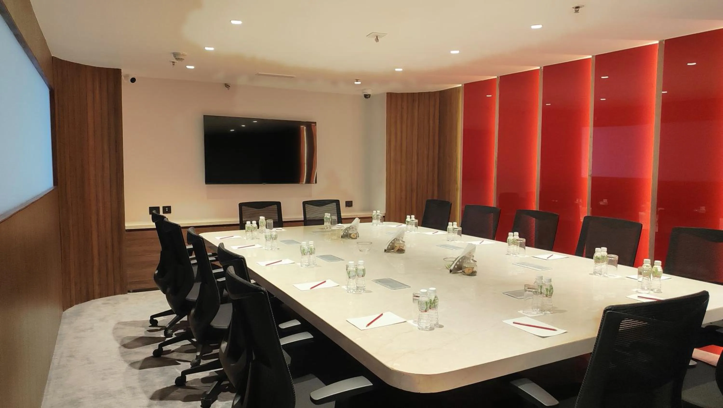 Meeting/conference room in Ramada by Wyndham Ahmedabad Narendra Modi Stadium Motera