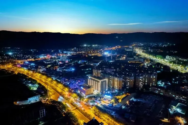 Property building in Days Inn by Wyndham Kunming Panlong