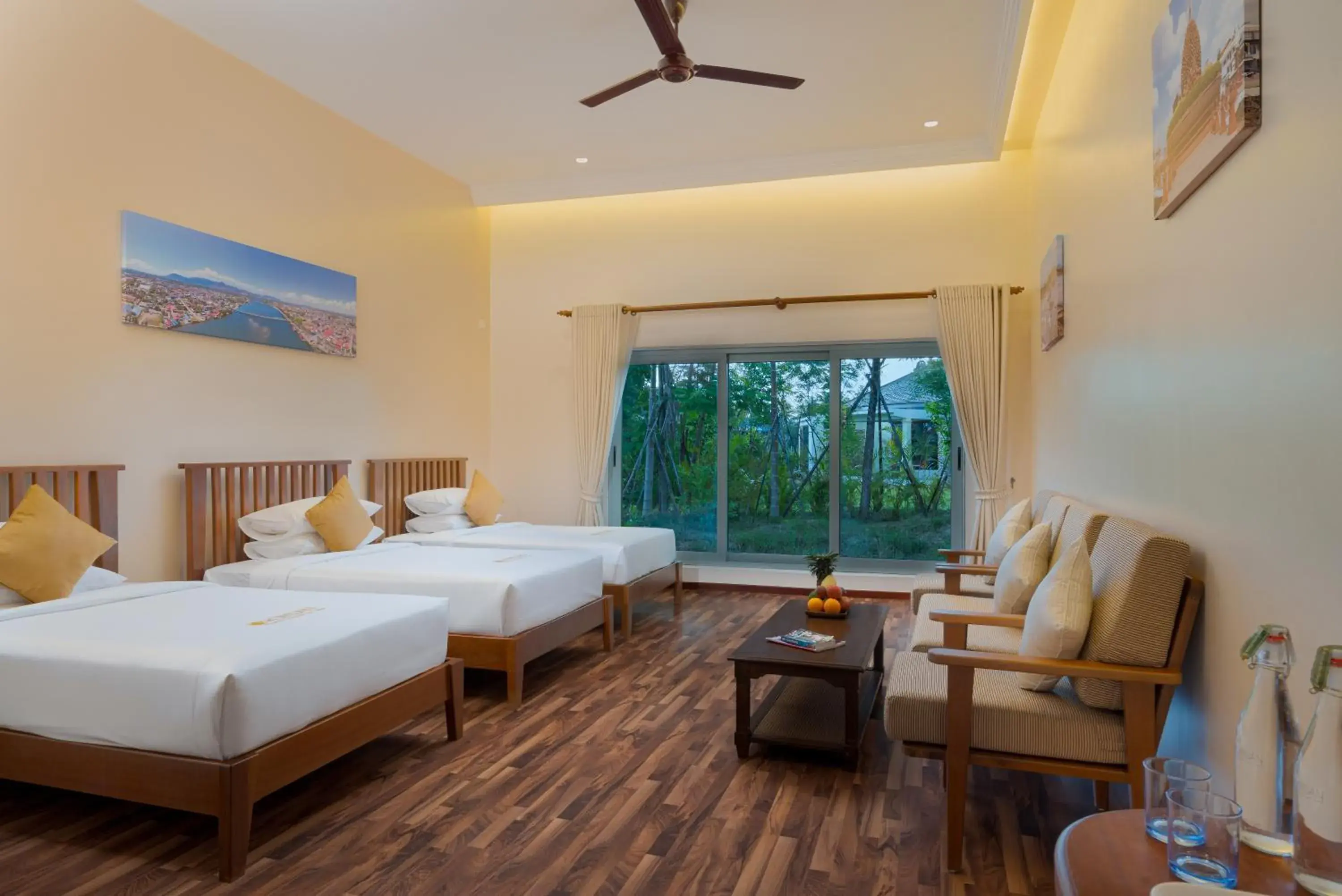 Deluxe Triple in Komsan Kampot Resort Deluxe Triple in Komsan Kampot Resort