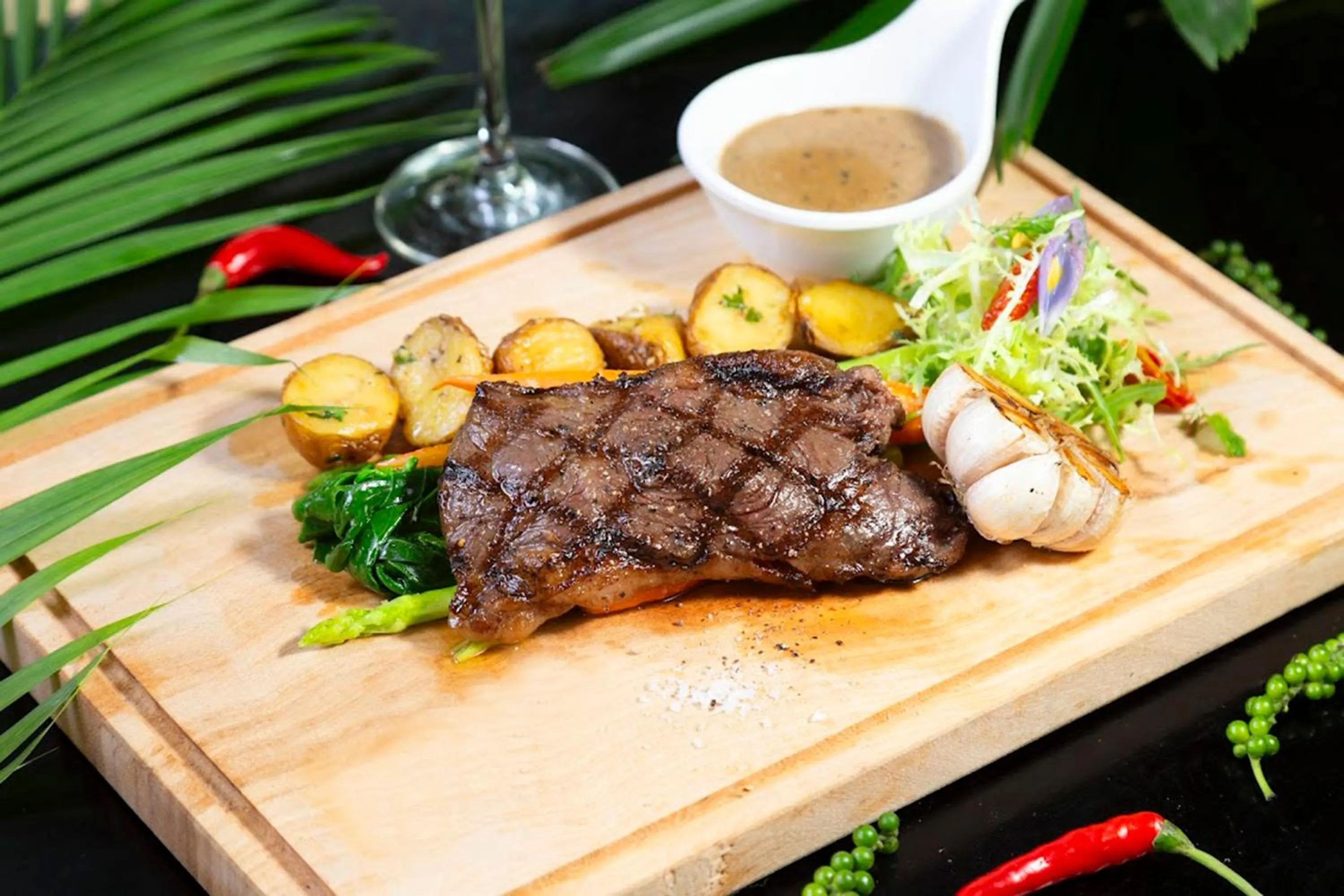 Food and drinks in Komsan Kampot Resort