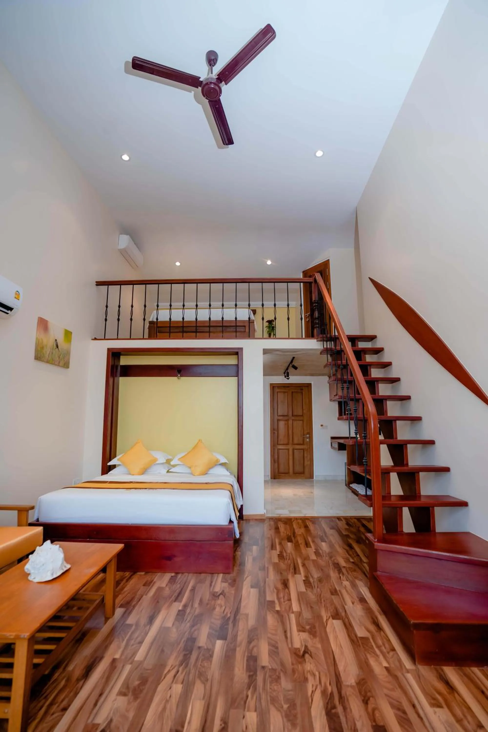 Photo of the whole room, Bed in Komsan Kampot Resort