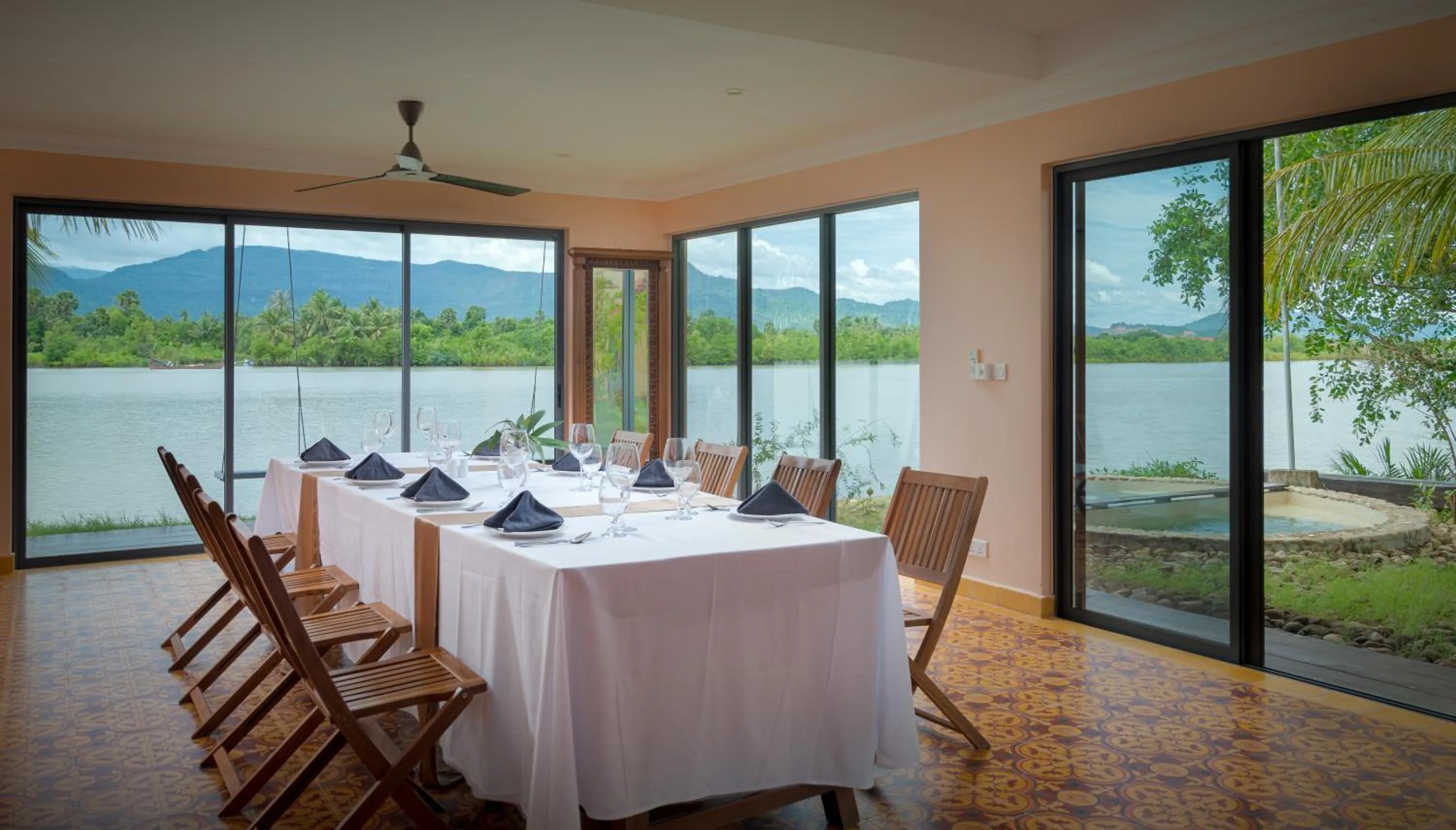 Dining area in Komsan Kampot Resort