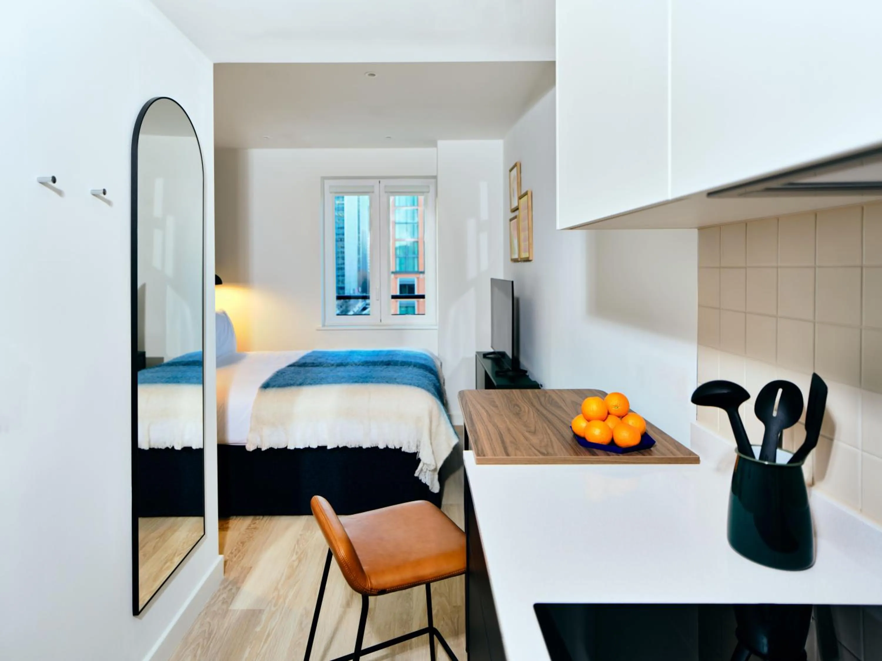 Bedroom, Bed in Vertus Edit Canary Wharf