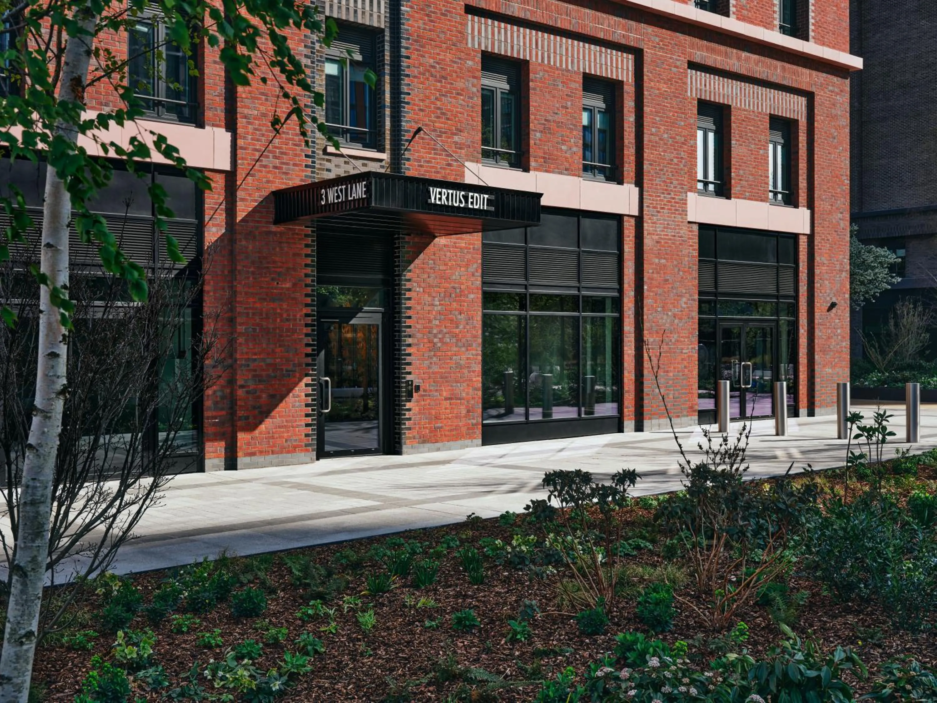 Property building in Vertus Edit Canary Wharf