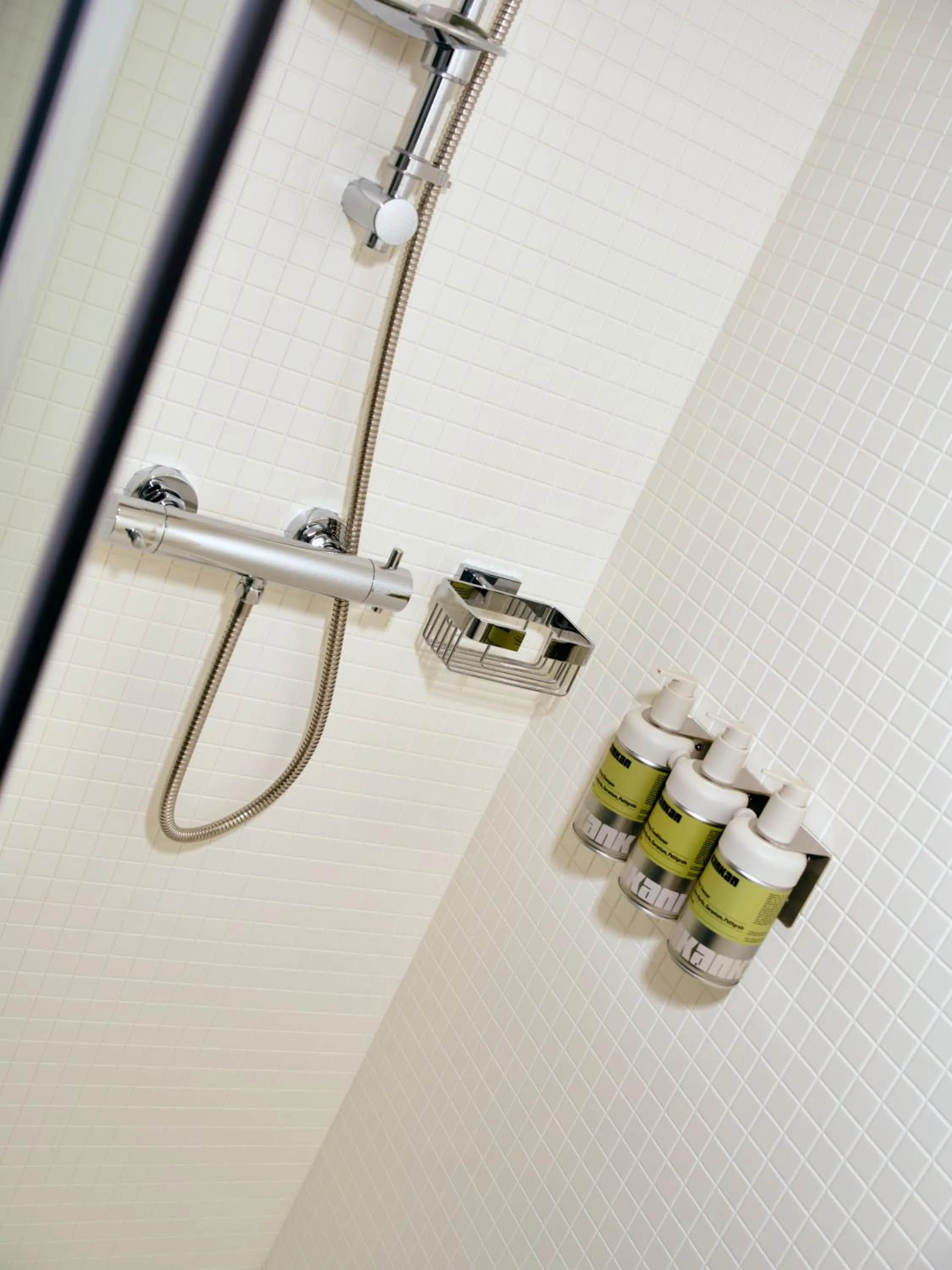 Bathroom in Vertus Edit Canary Wharf