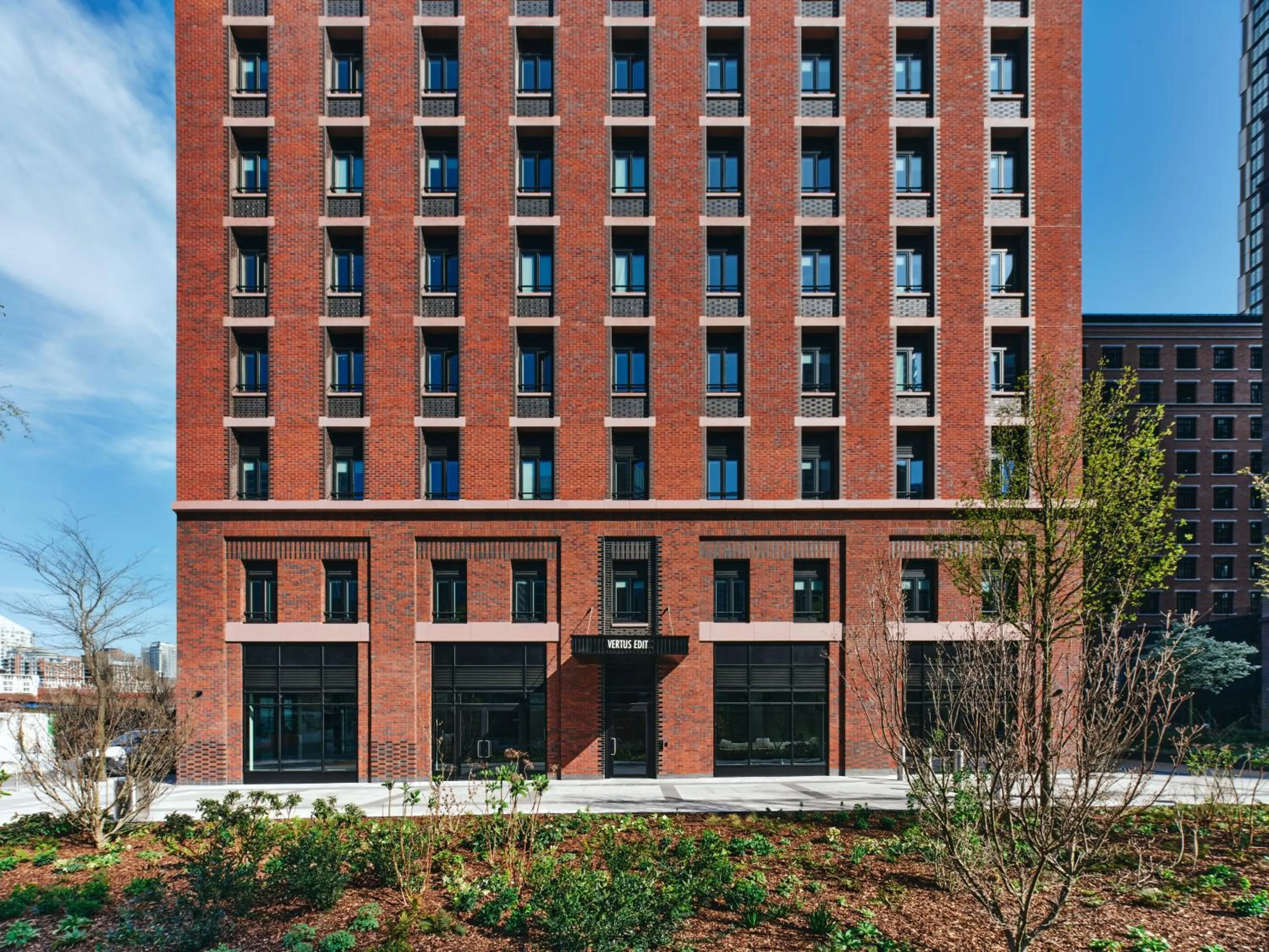 Property building in Vertus Edit Canary Wharf