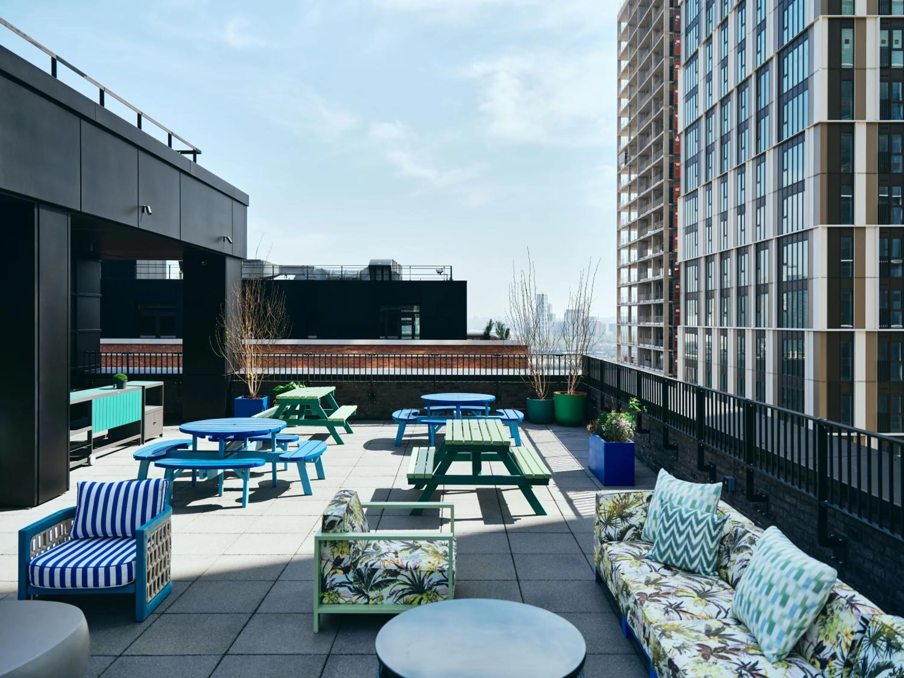 Patio in Vertus Edit Canary Wharf