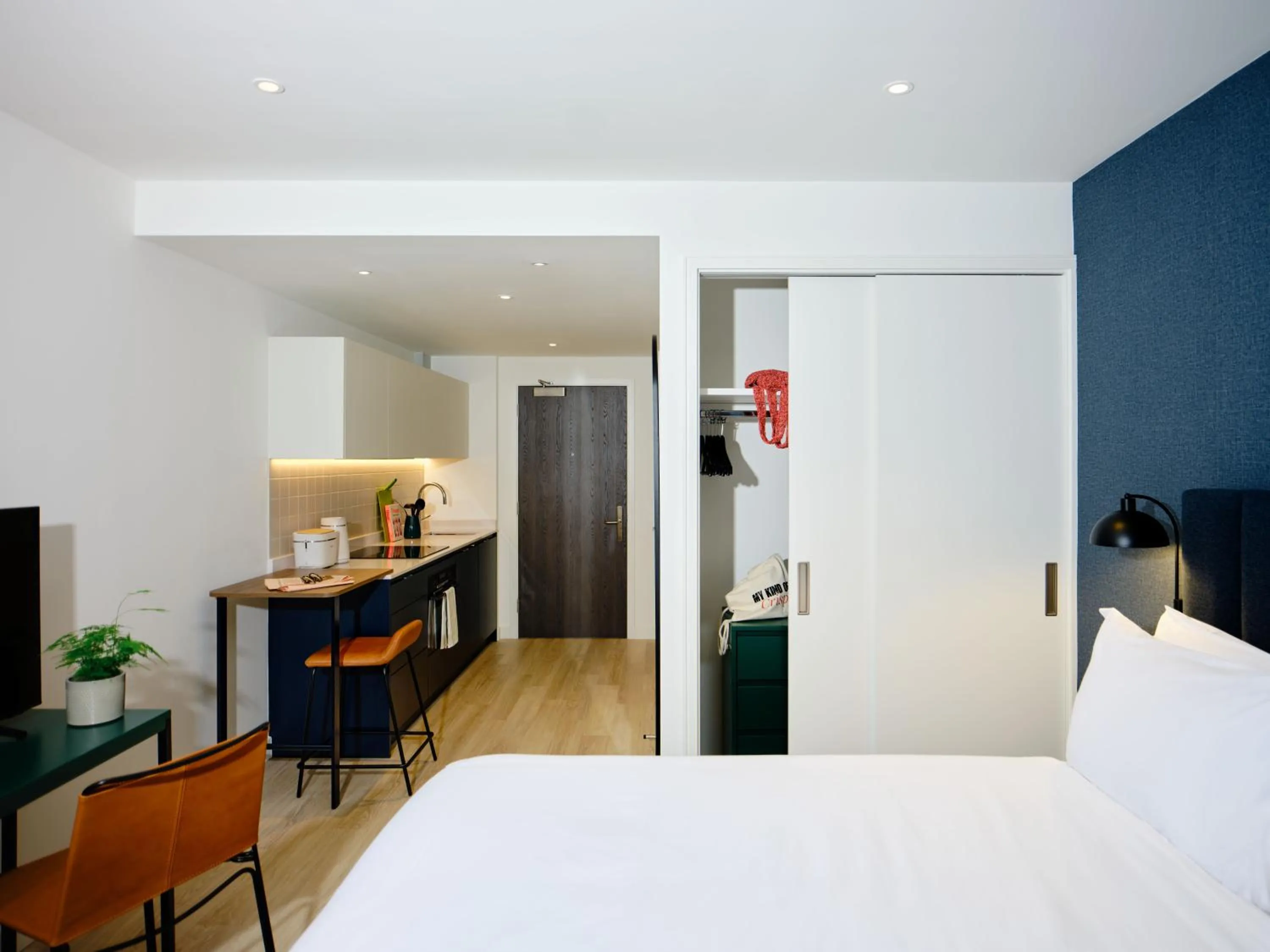 Bedroom, Bed in Vertus Edit Canary Wharf