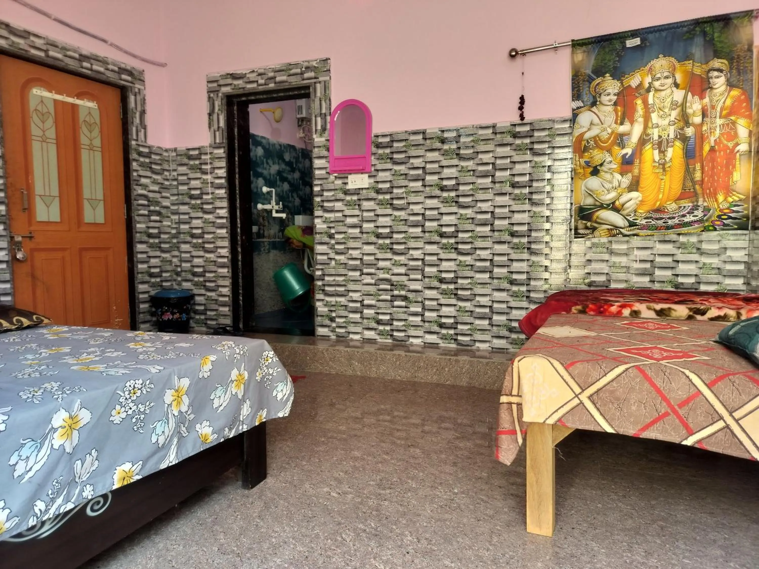 Bed in Shri Krishna Kunj homestay