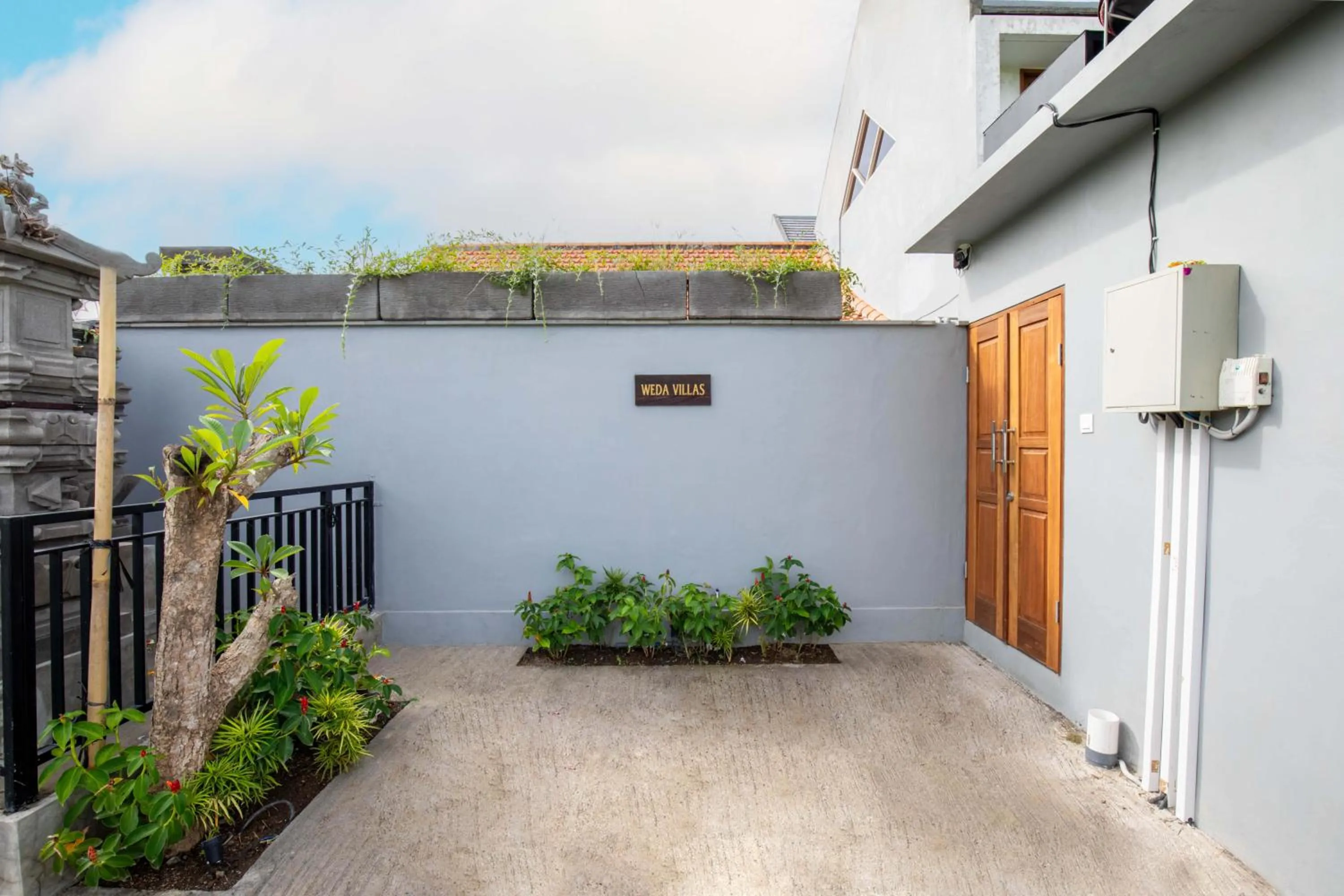 Property building in Weda Villas