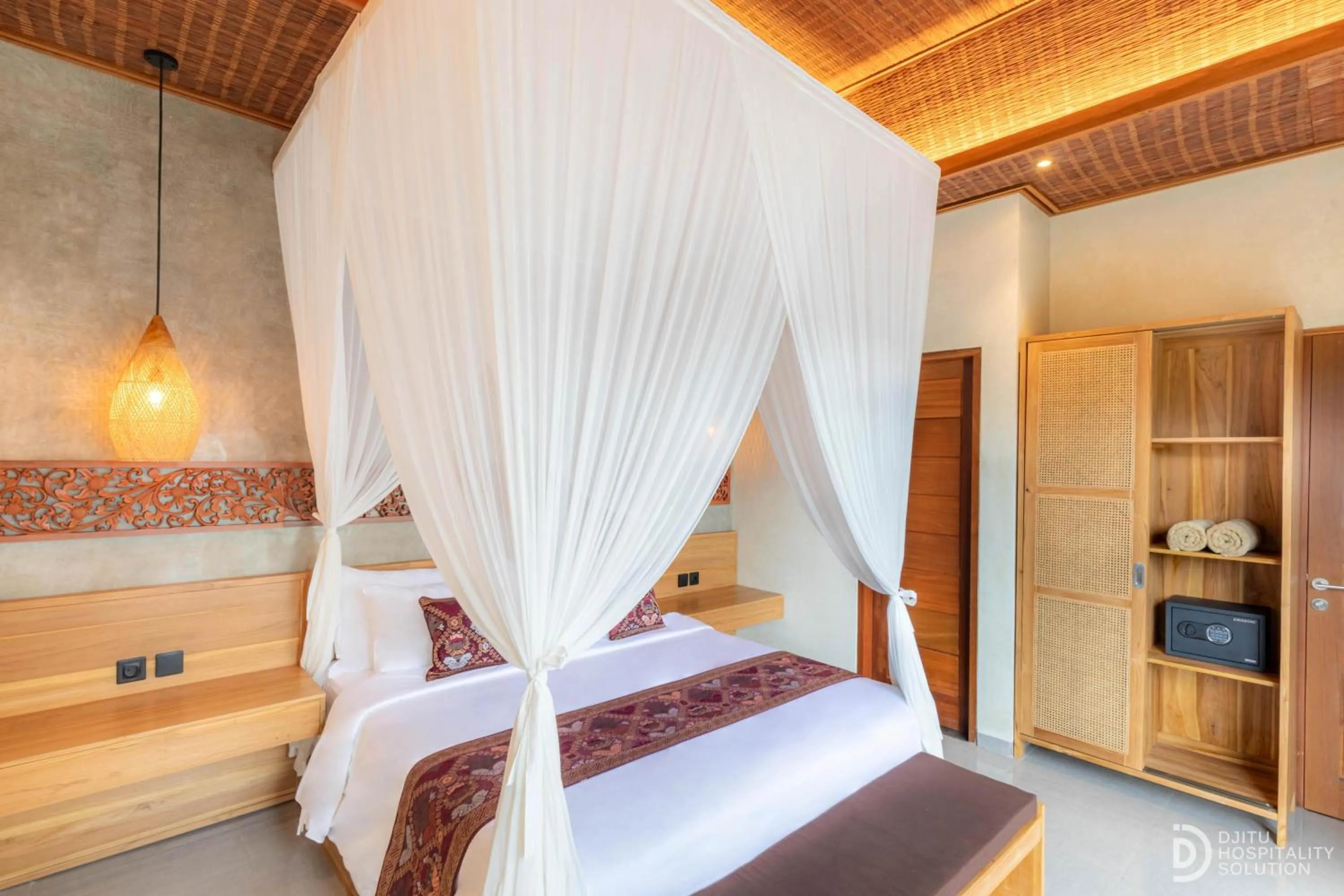 Bedroom, Bed in Weda Villas