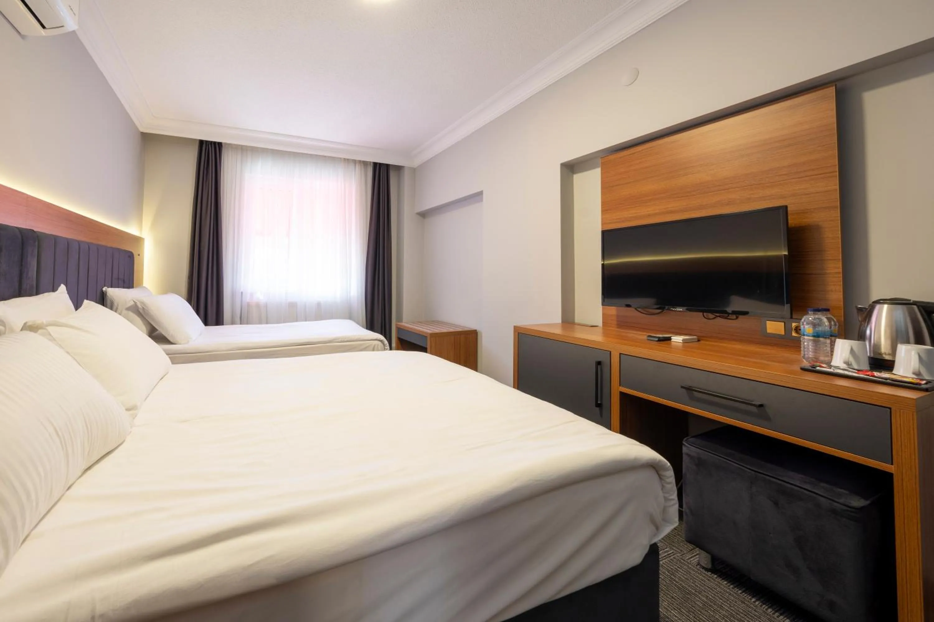Bedroom, Bed in Maltepe MANHATTAN OTEL