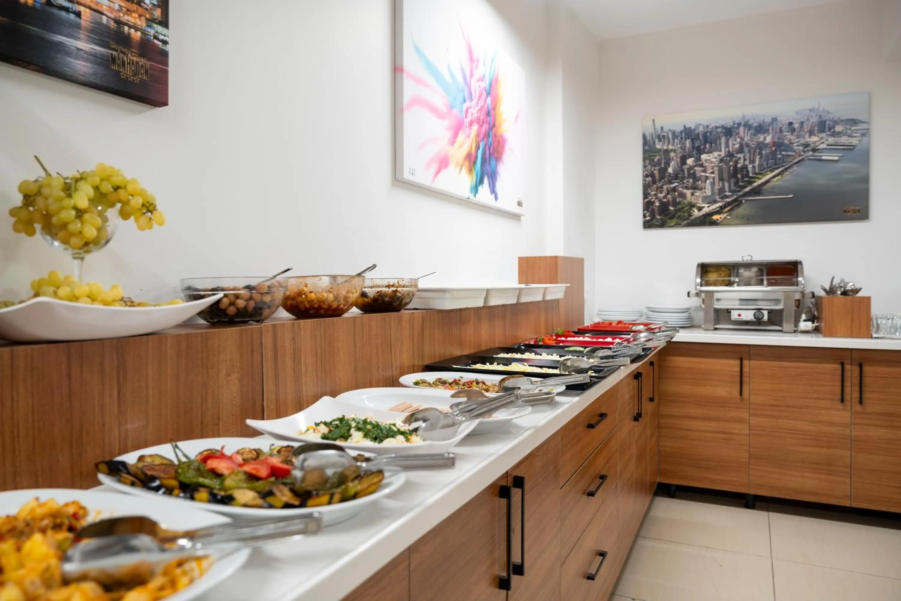 Buffet breakfast in Maltepe MANHATTAN OTEL