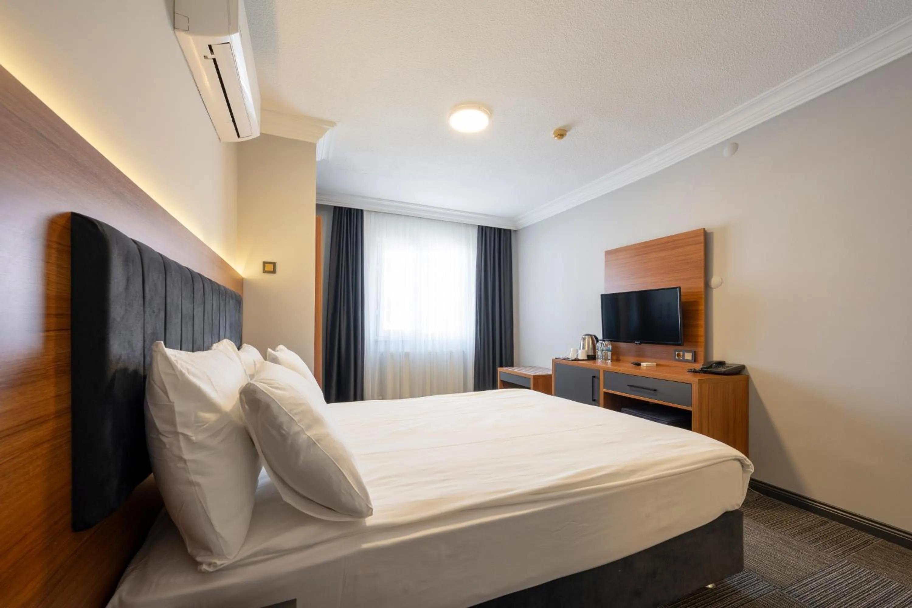 Bedroom, Bed in Maltepe MANHATTAN OTEL