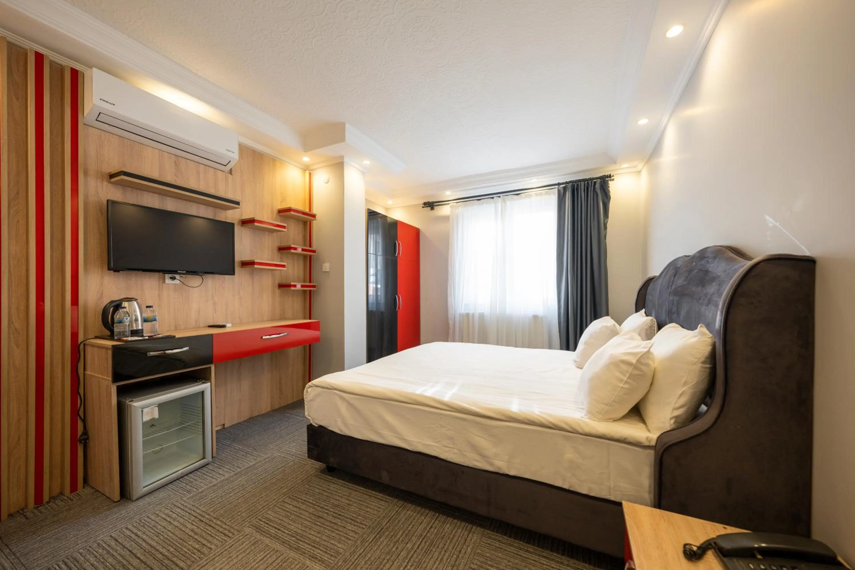 Photo of the whole room, Bed in Maltepe MANHATTAN OTEL