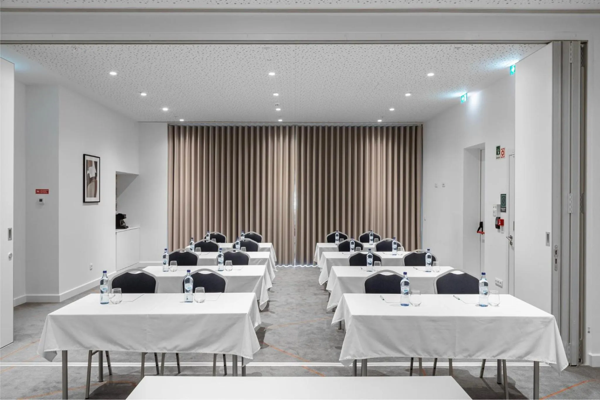 Meeting/conference room in Holiday Inn Braga by IHG