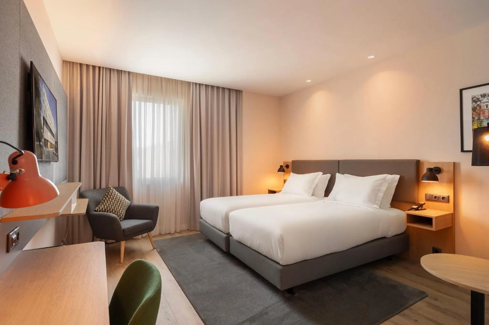 Photo of the whole room, Bed in Holiday Inn Braga by IHG