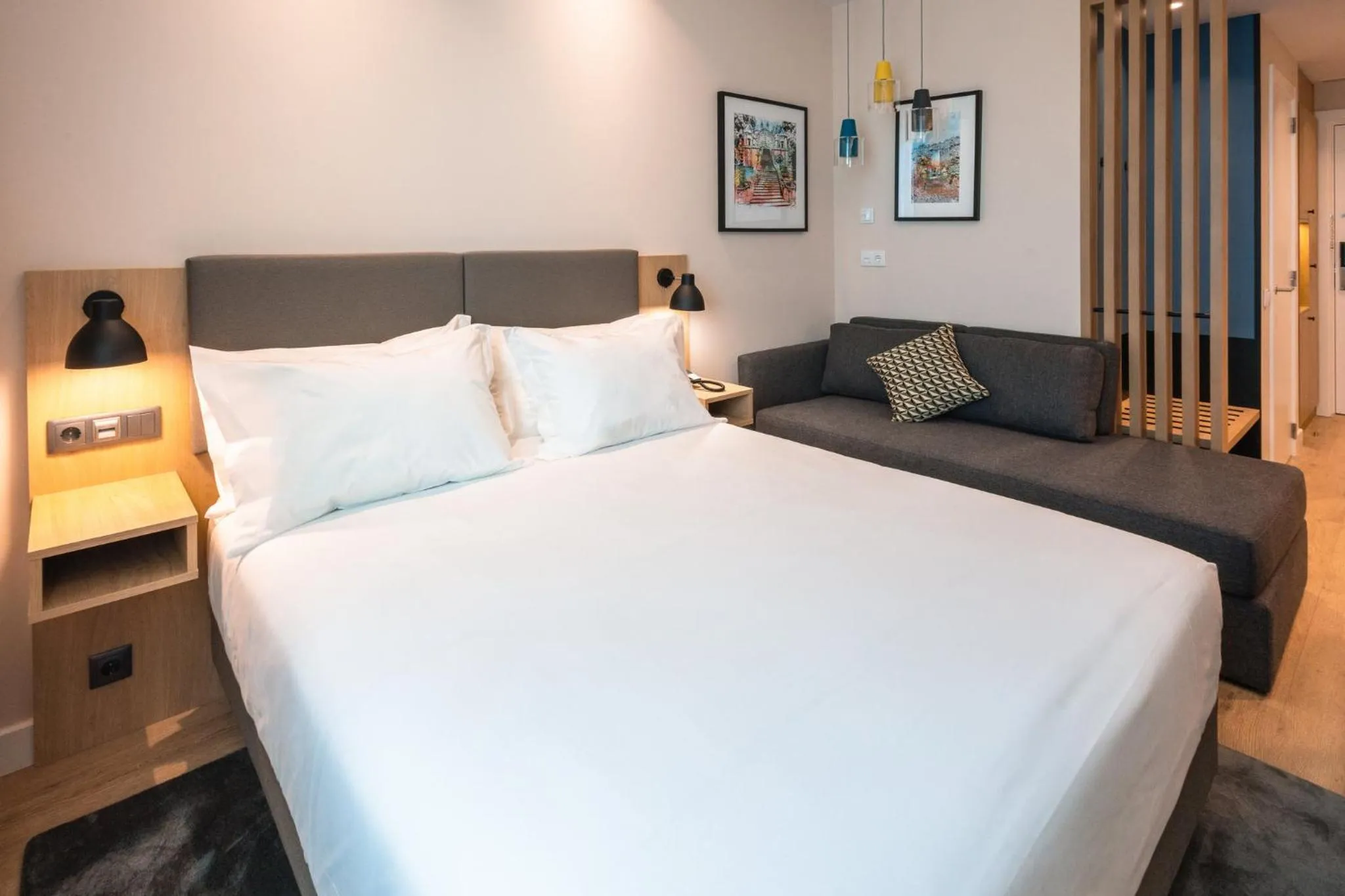 Photo of the whole room, Bed in Holiday Inn Braga by IHG