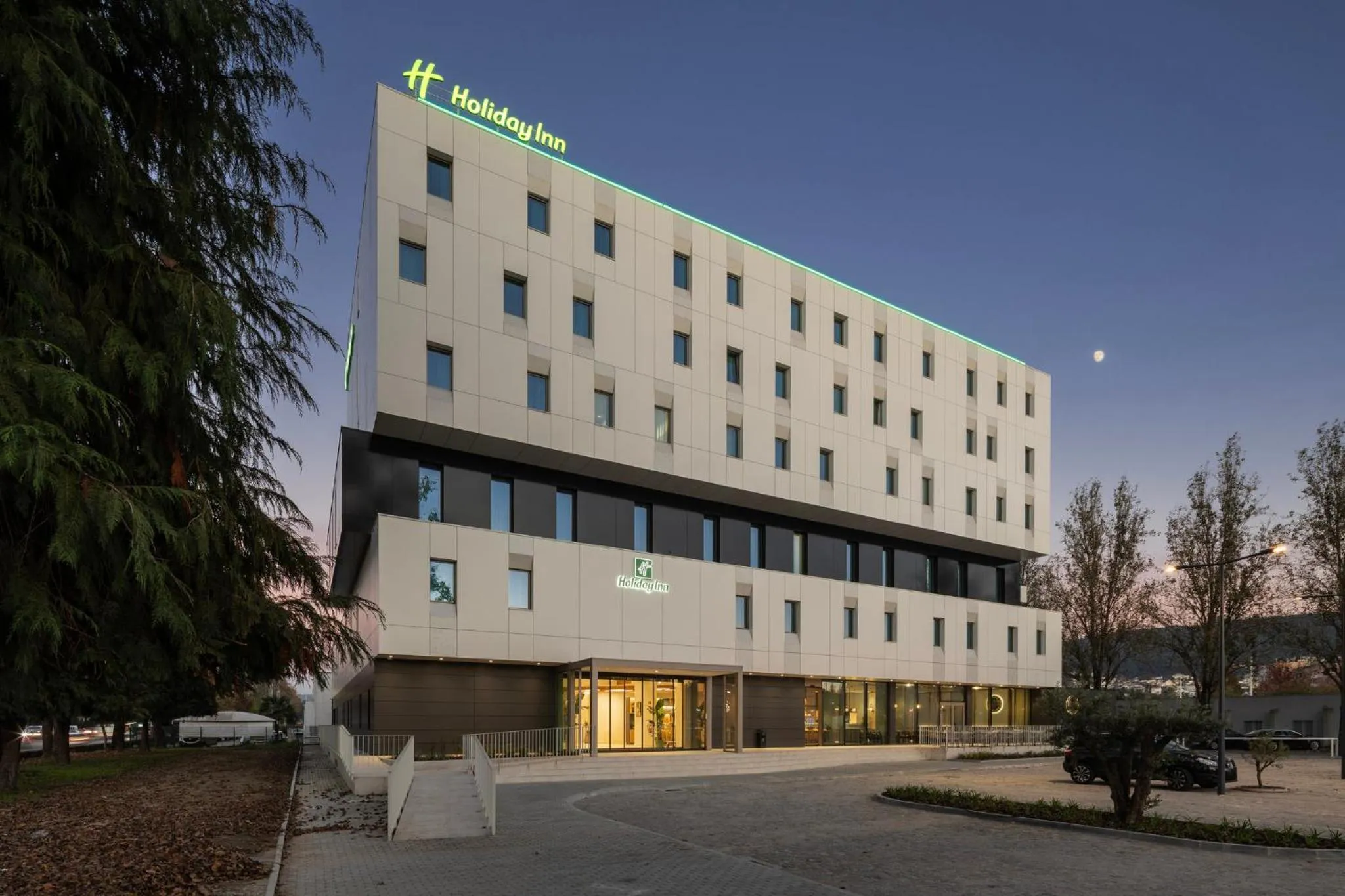 Property building in Holiday Inn Braga by IHG