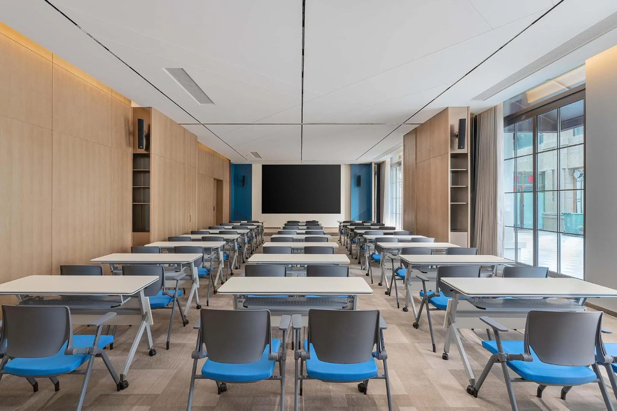 Meeting/conference room in Holiday Inn Express Datong Pingcheng by IHG