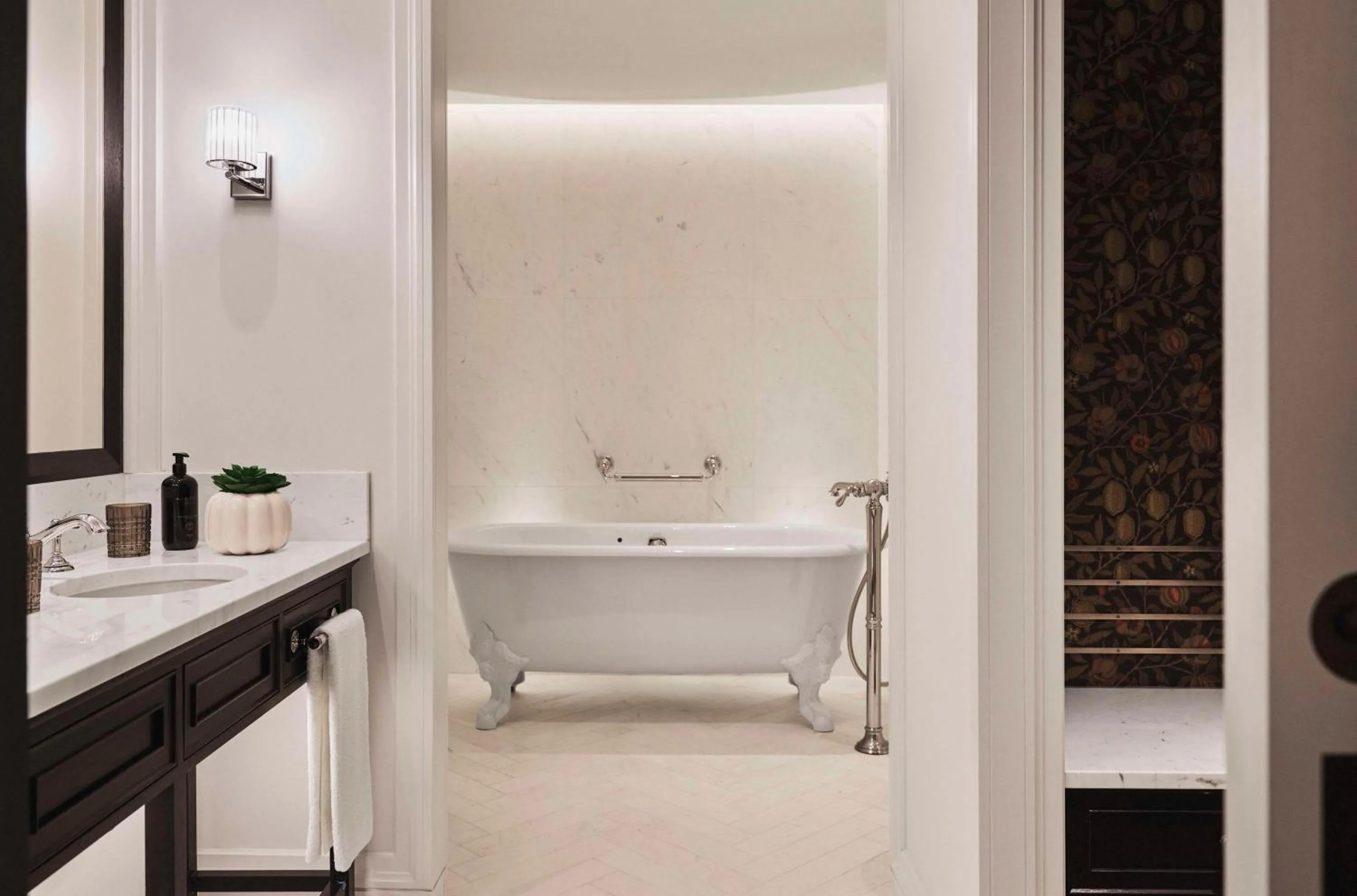 Bathroom in Park Hyatt London River Thames