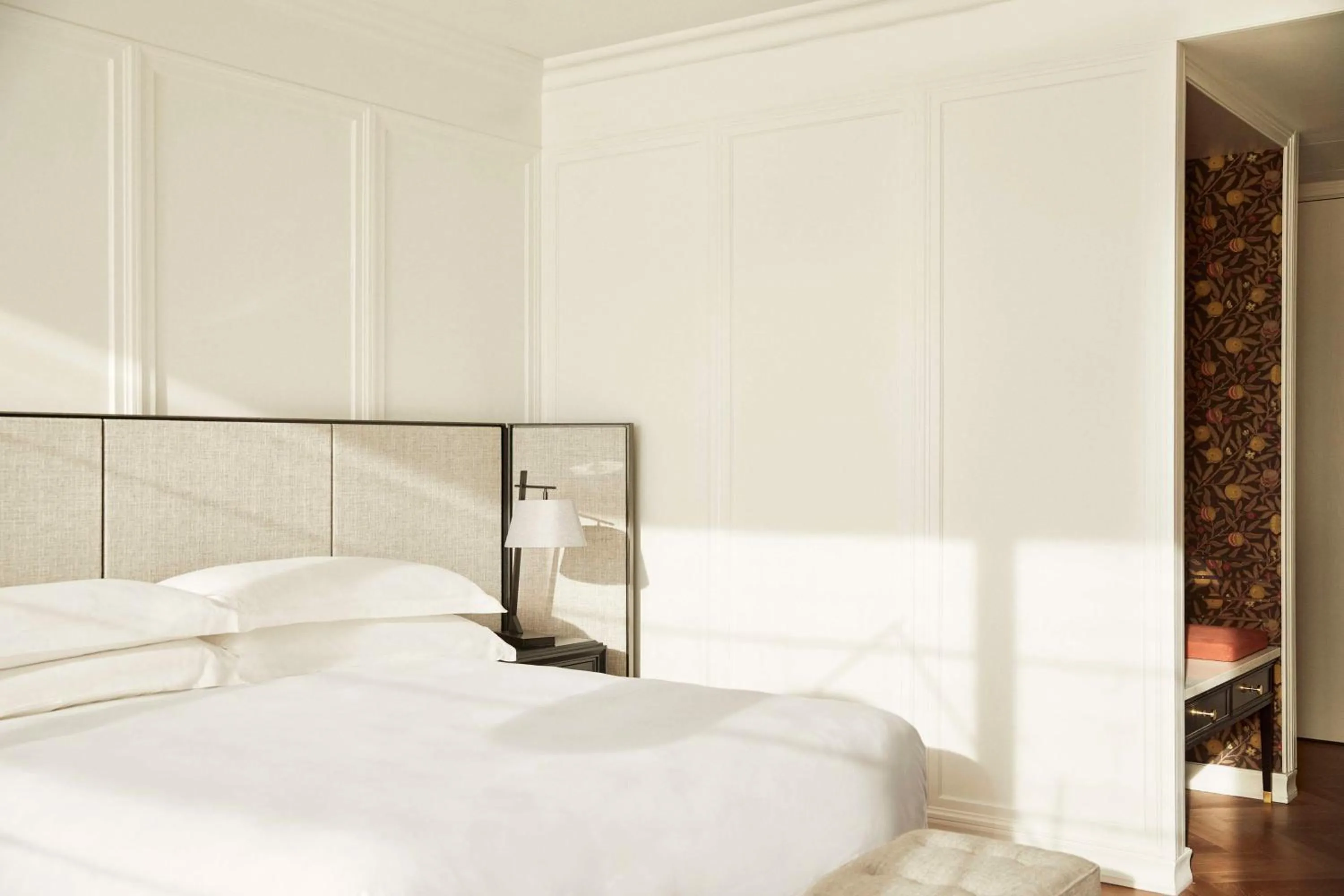 Bedroom, Bed in Park Hyatt London River Thames