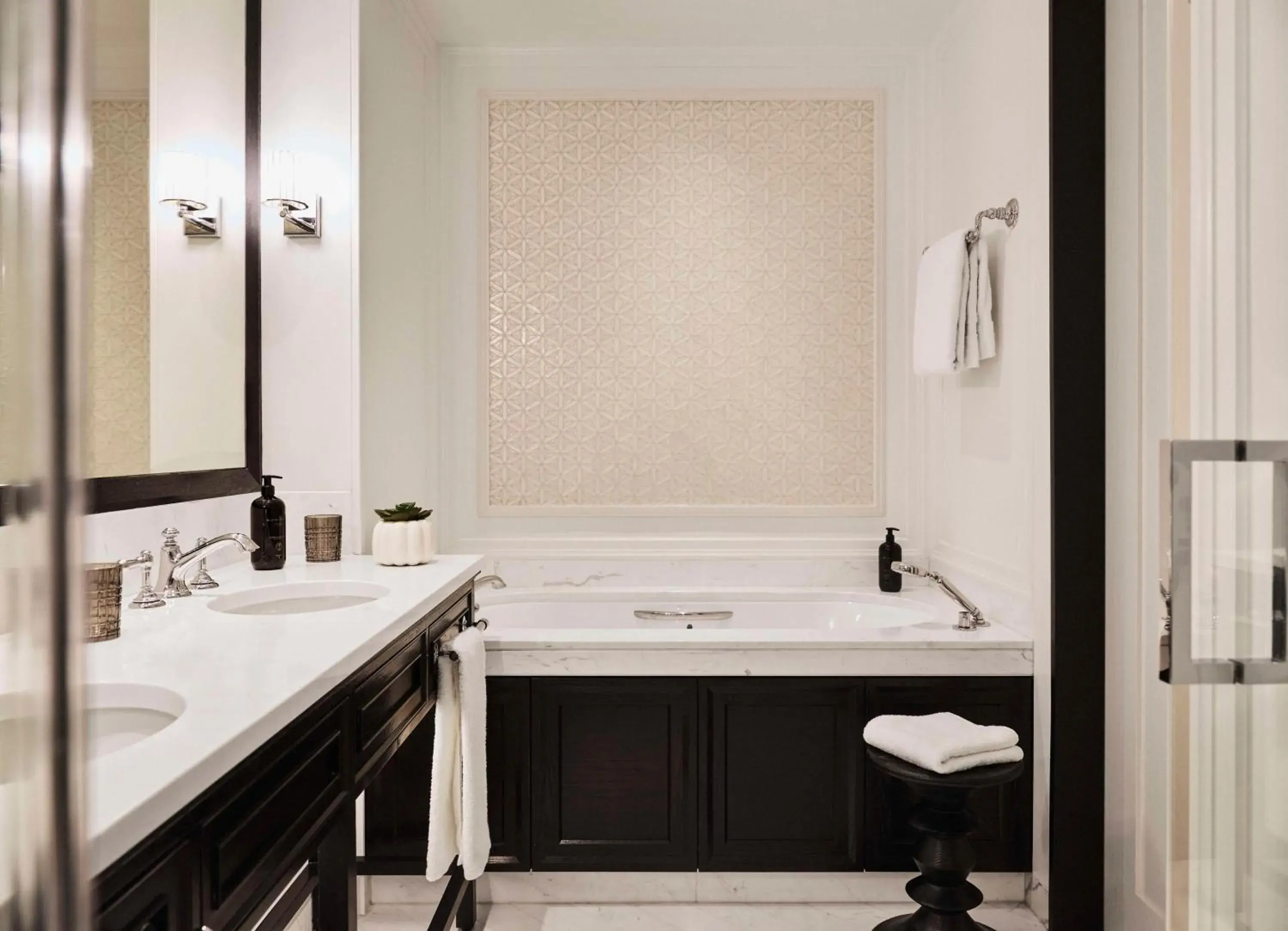 Twin Room in Park Hyatt London River Thames Twin Room in Park Hyatt London River Thames