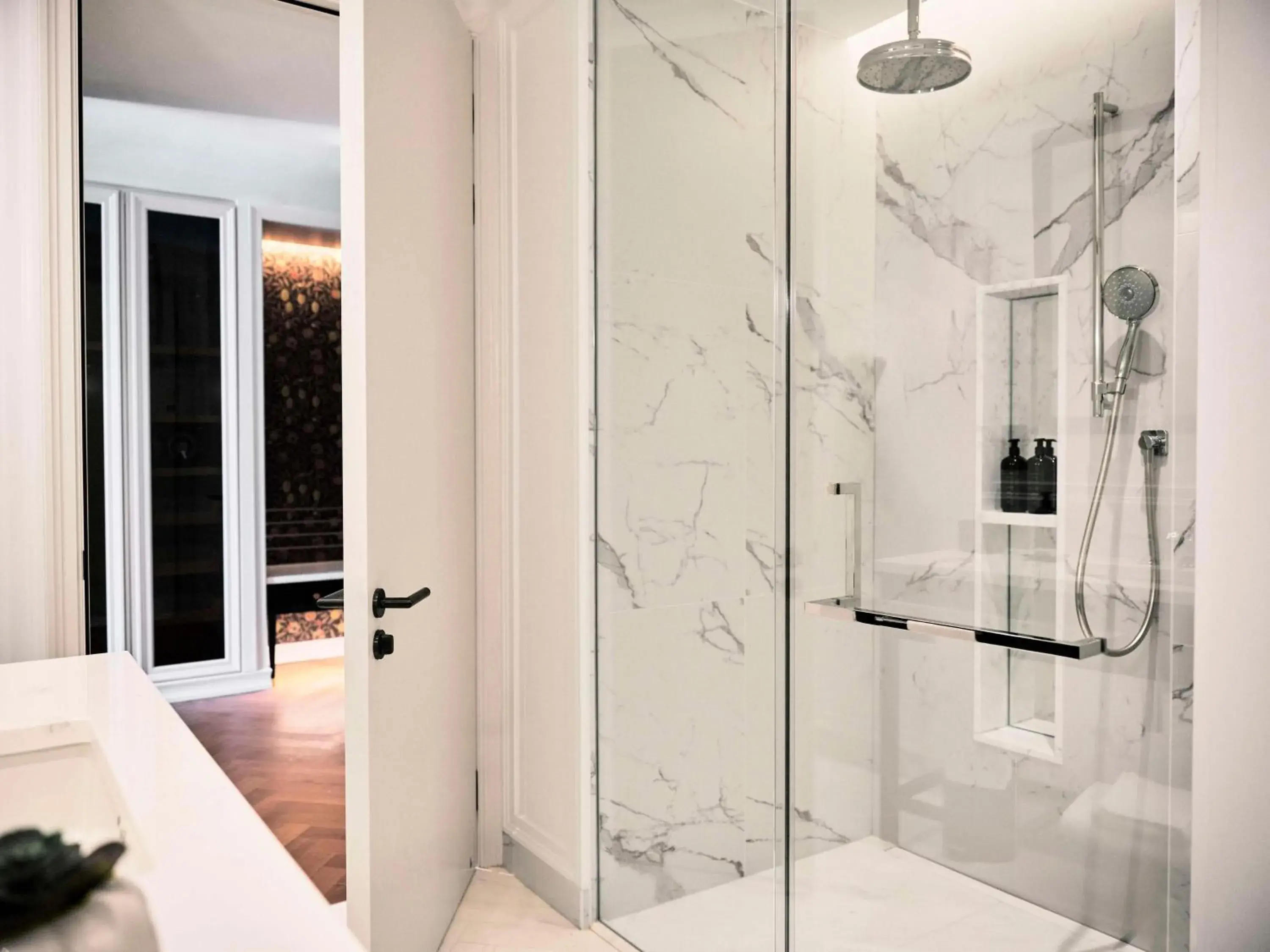 Deluxe King Room in Park Hyatt London River Thames Deluxe King Room in Park Hyatt London River Thames