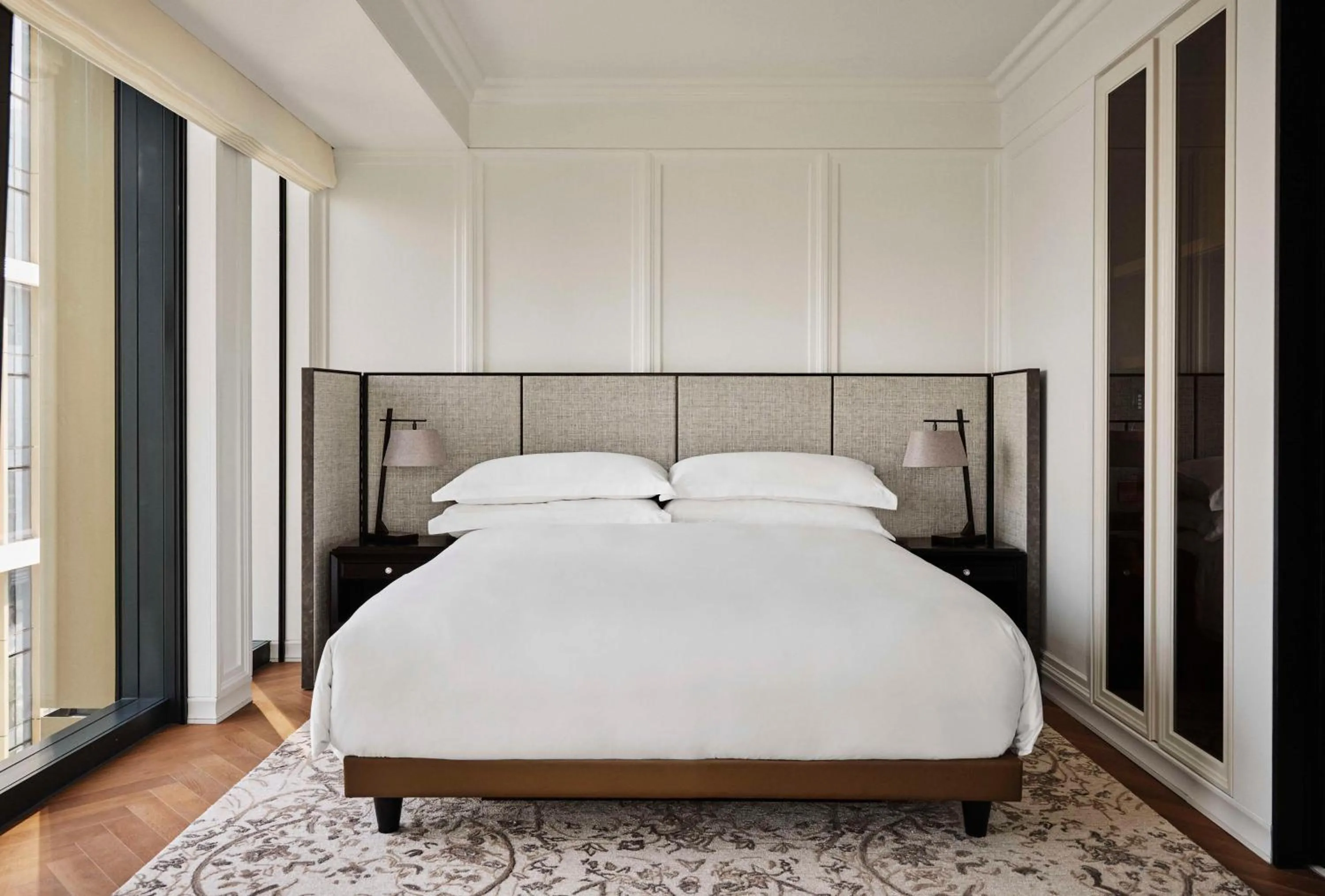 Bedroom, Bed in Park Hyatt London River Thames