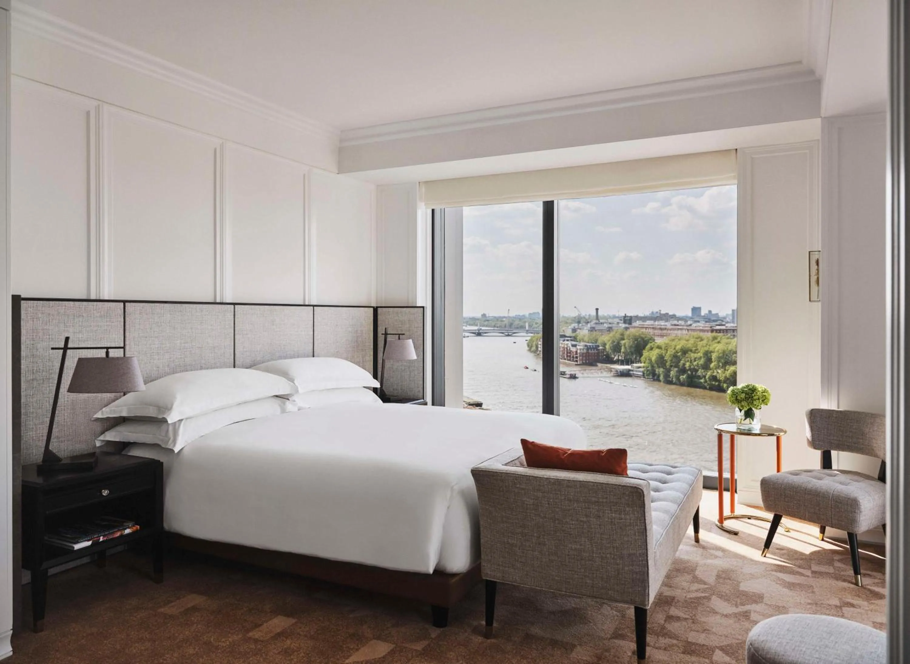 Photo of the whole room, Bed in Park Hyatt London River Thames