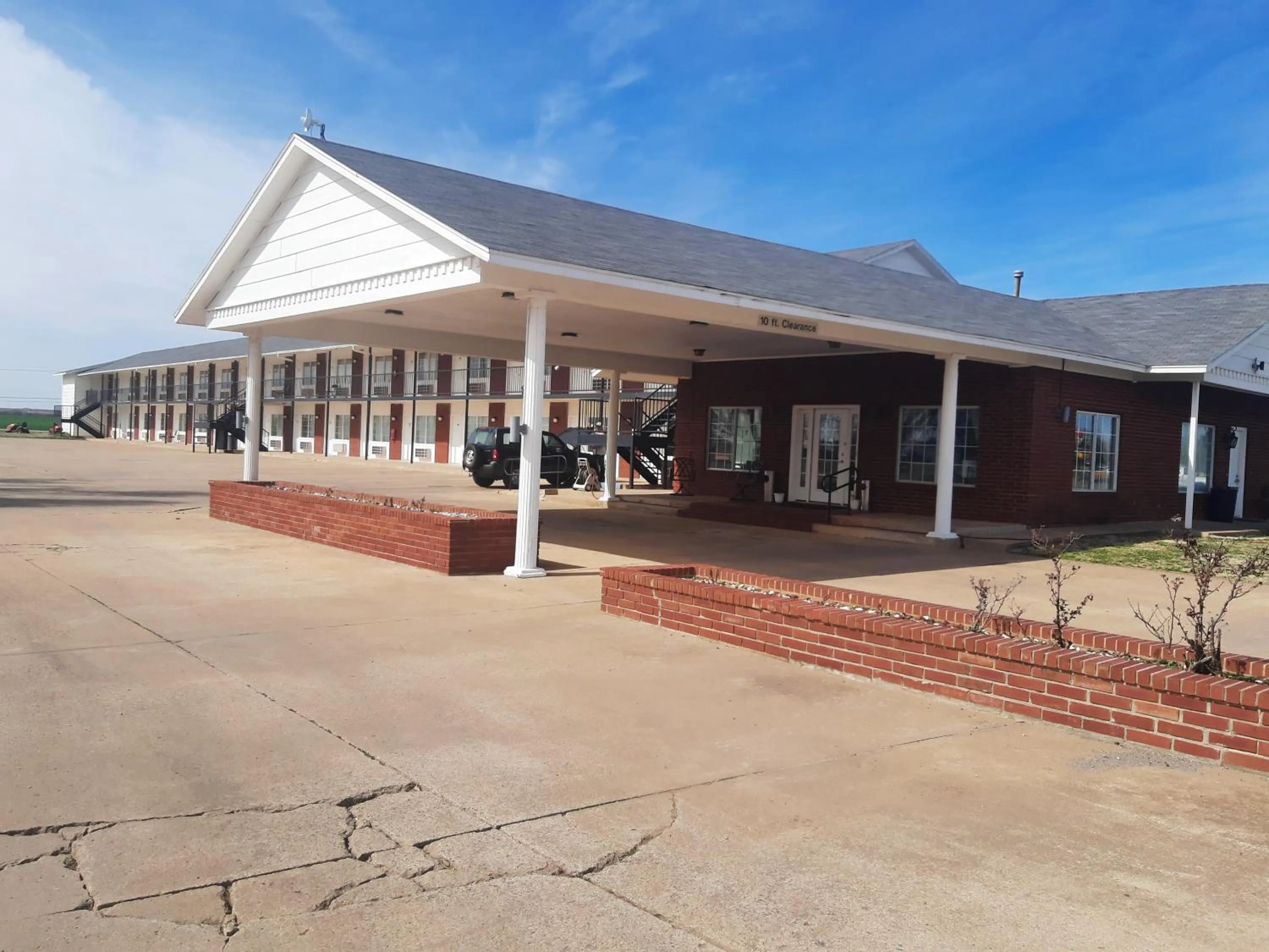 Property building in Heritage Inn