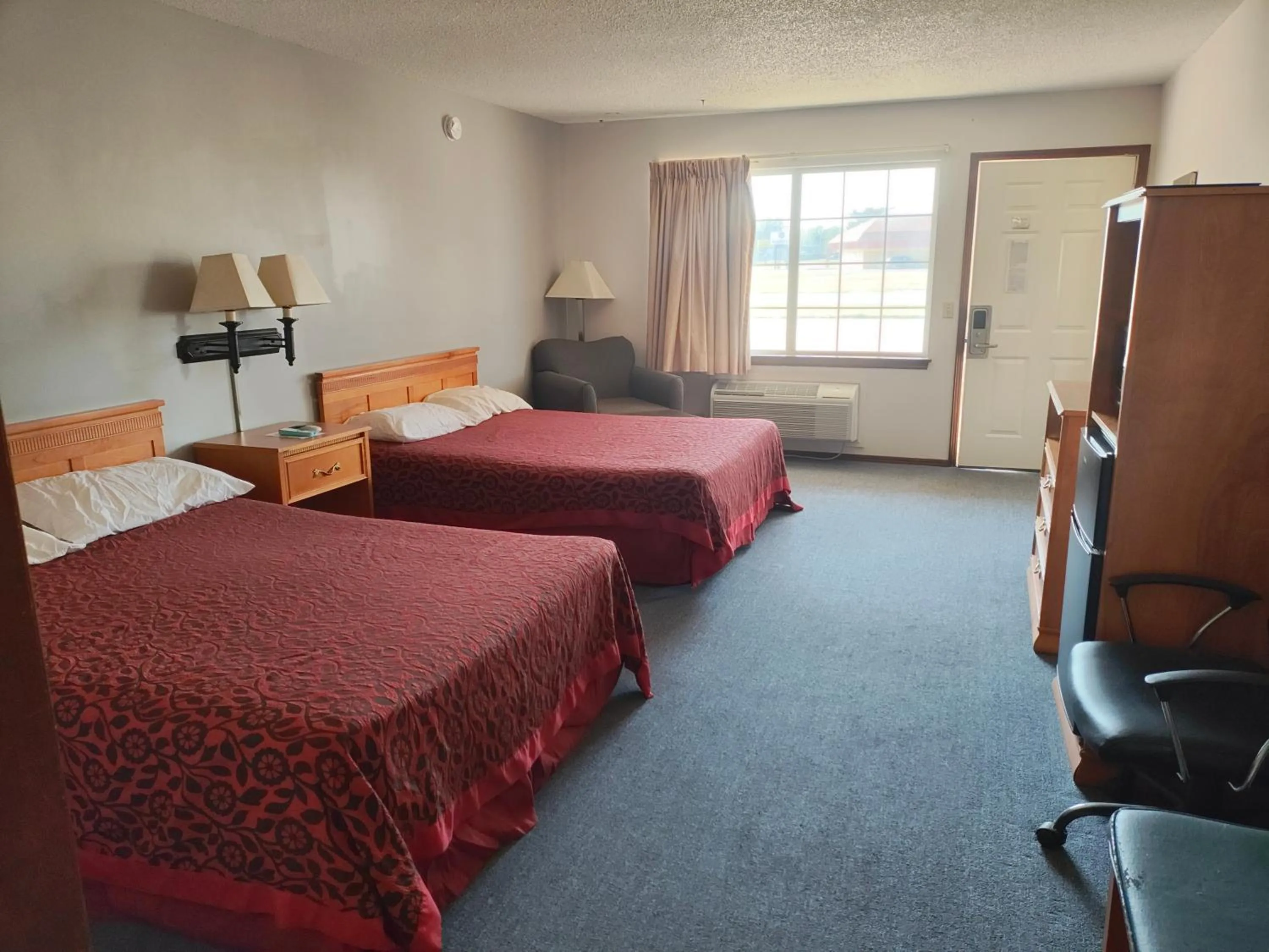 Photo of the whole room in Heritage Inn