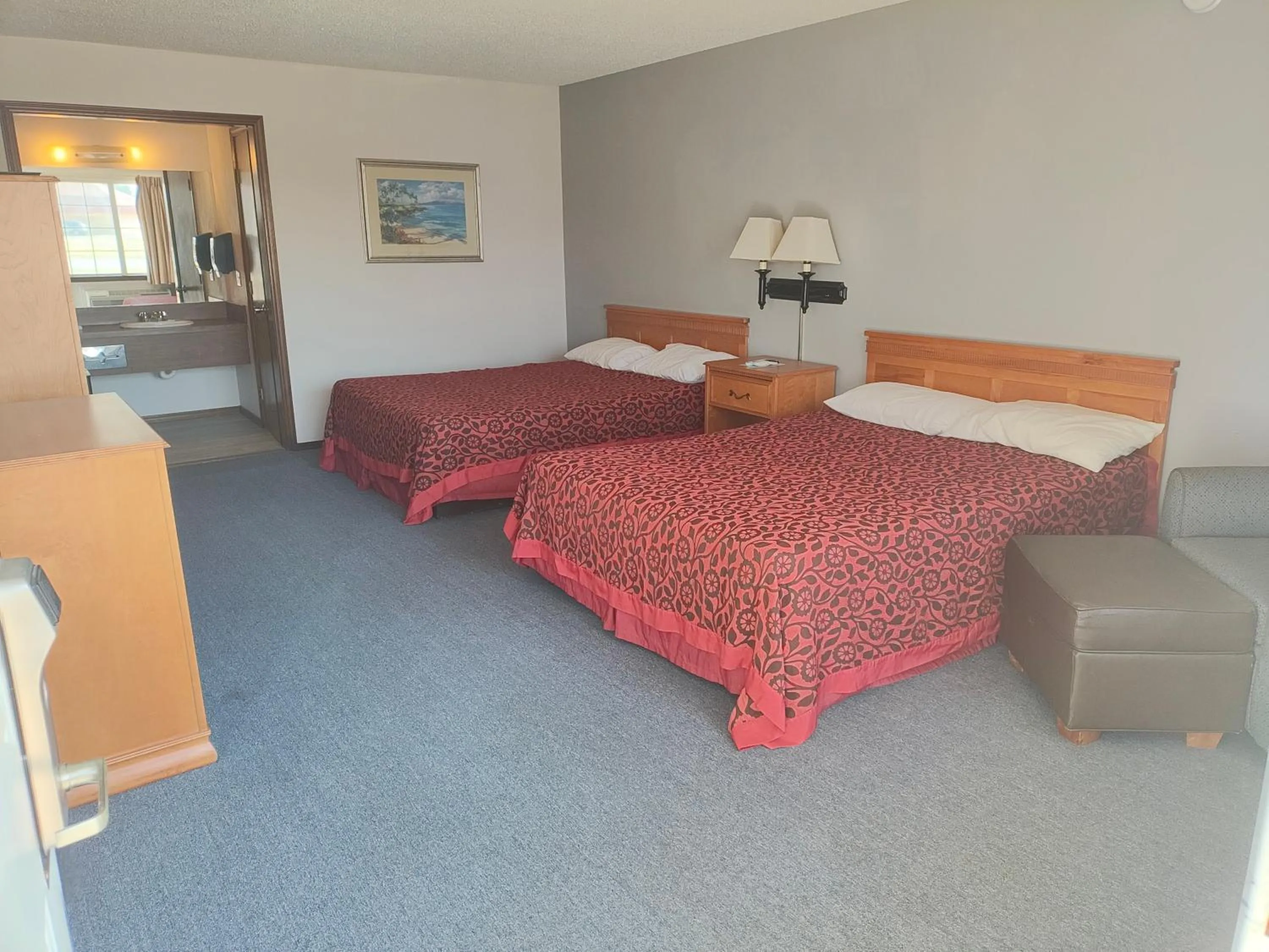 Photo of the whole room in Heritage Inn