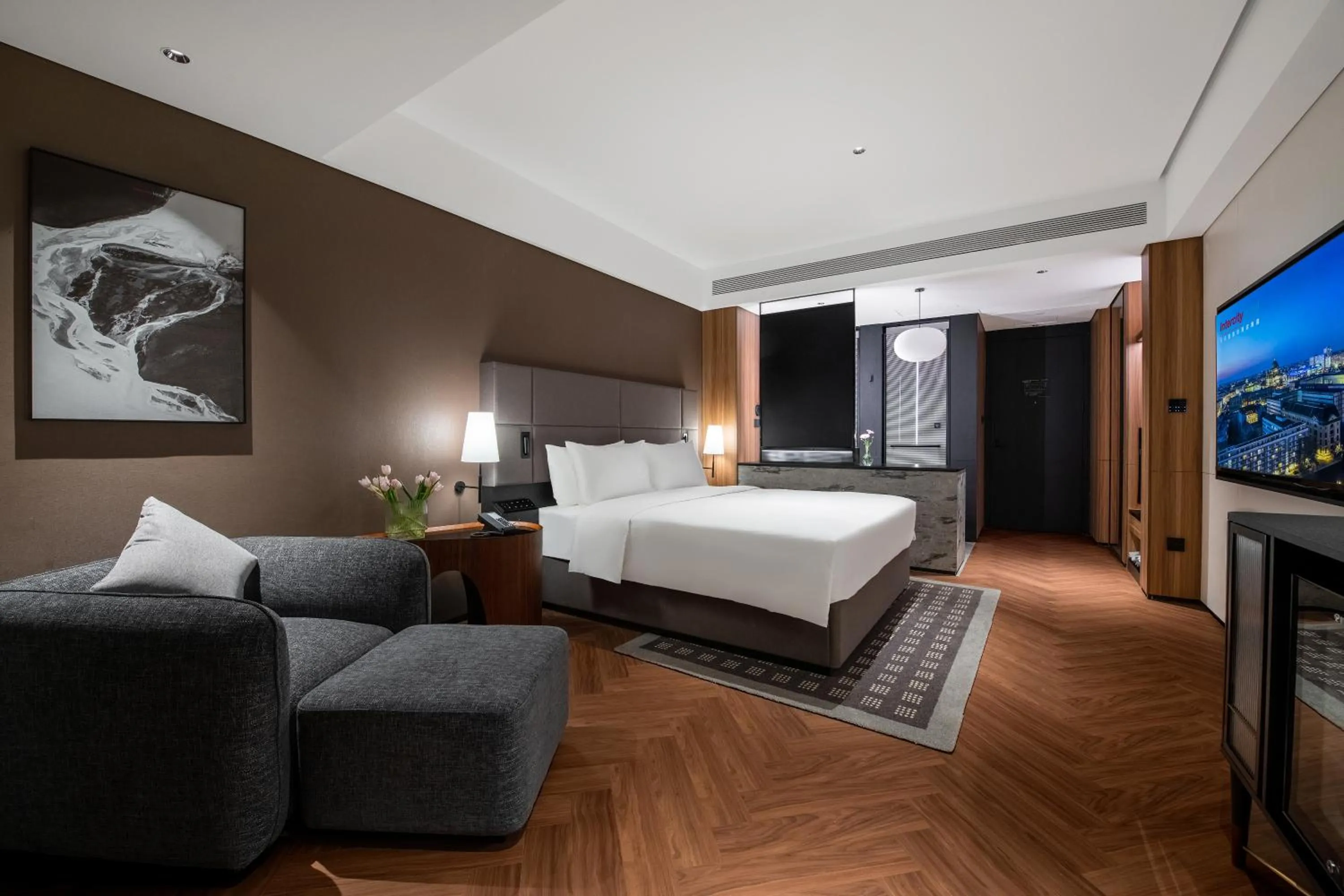 Seating area, Bed in Intercity Hotel Guangzhou East Railway Station - Free Shuttle Bus During Canton Fair Period